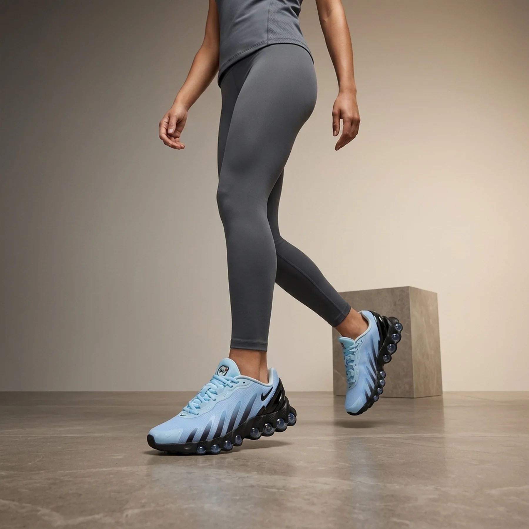 Кросівки жіночі Nike Air Max Dn8 (HF5509-400)