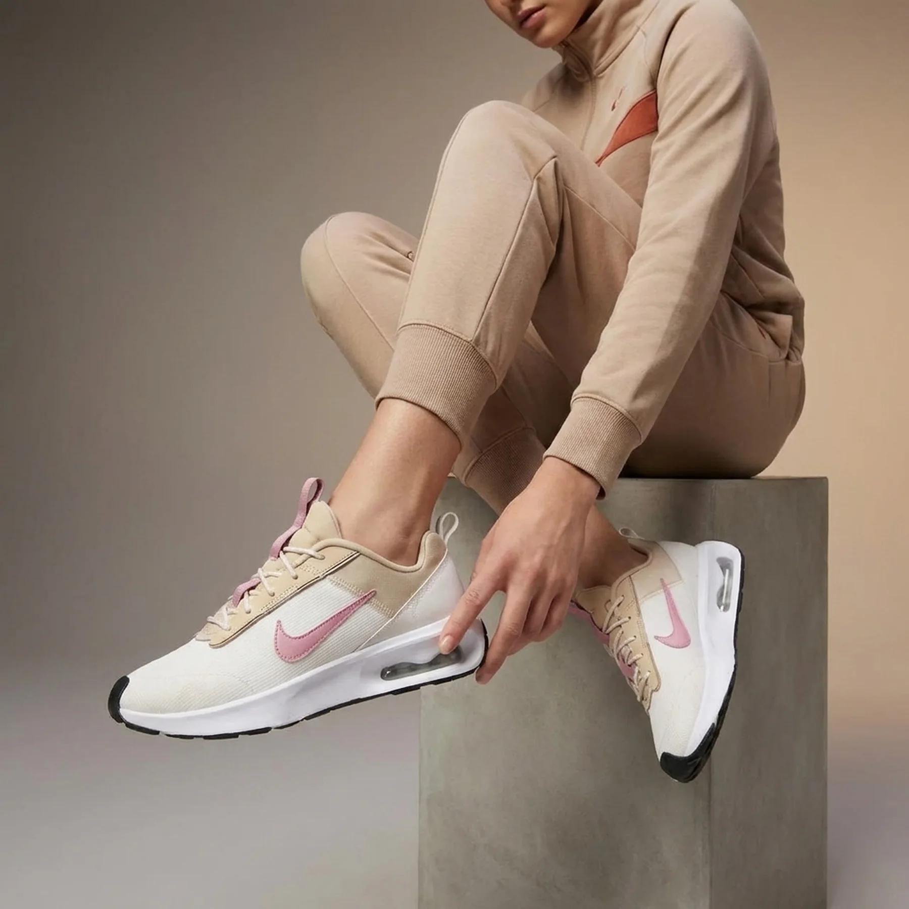 Кросівки жіночі Nike Air Max Intrlk Lite White/Beige (DX3705-004)