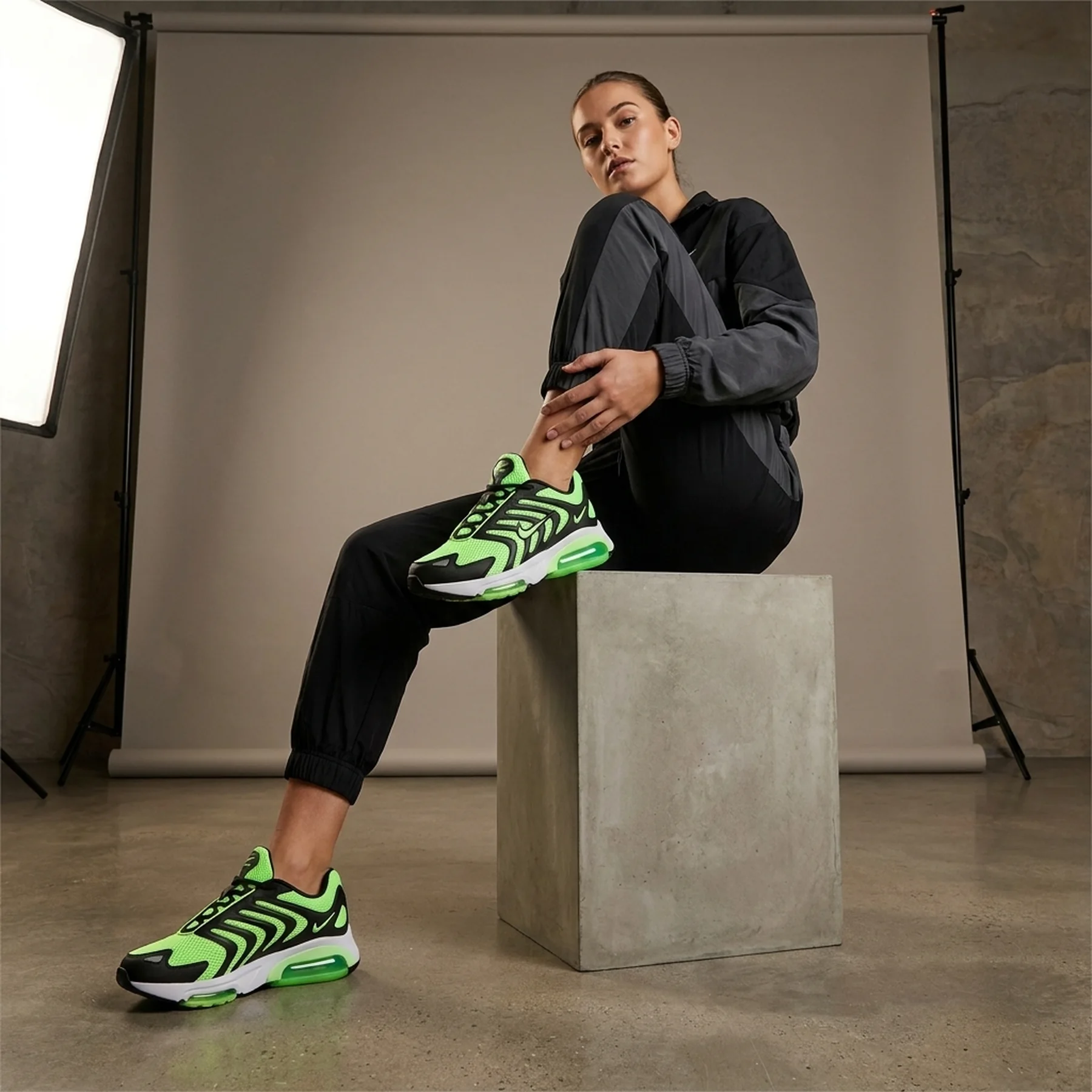 Кросівки жіночі Nike Air Max Portal Green (HF3053-013)