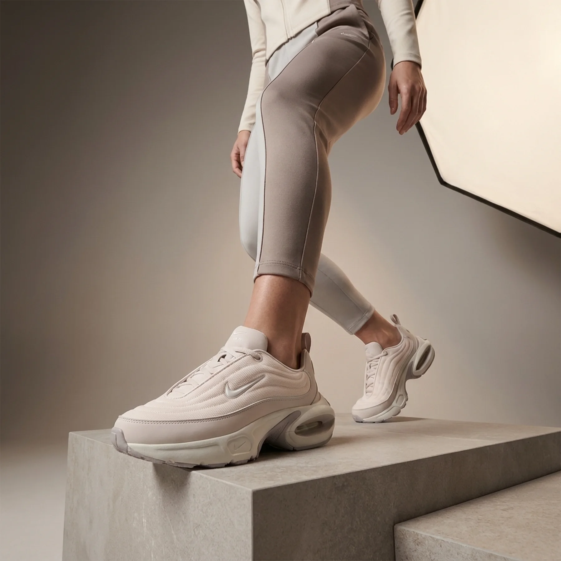Кросівки жіночі Nike Air Max Portal (HF3053-004)