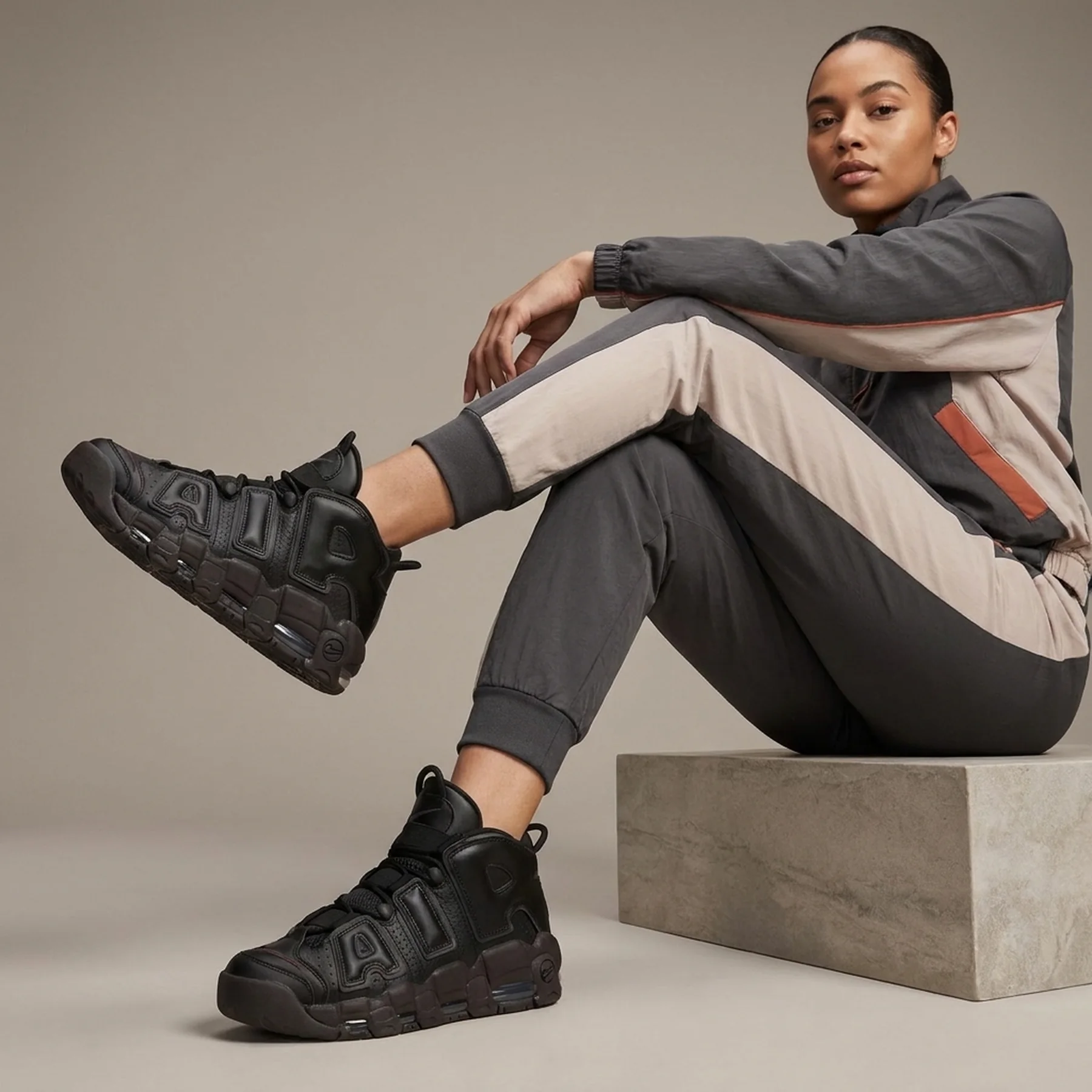 Кросівки жіночі Nike Air More Uptempo (DV1137-001)