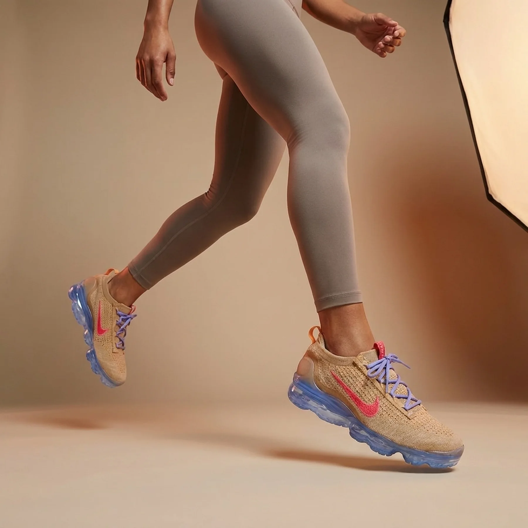 Кросівки жіночі Nike Air Vapormax 2023 Flyknit Next Nature Running DV6840-200