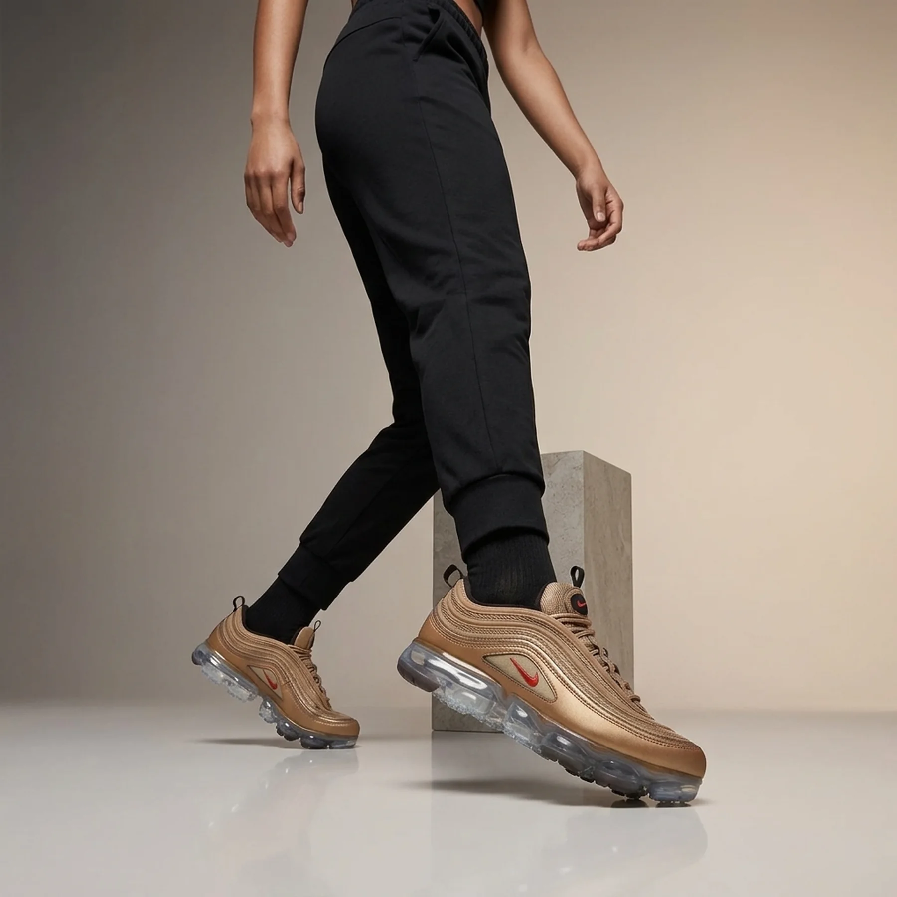 Кросівки жіночі Nike Air Vapormax 97 (AO4542-902)