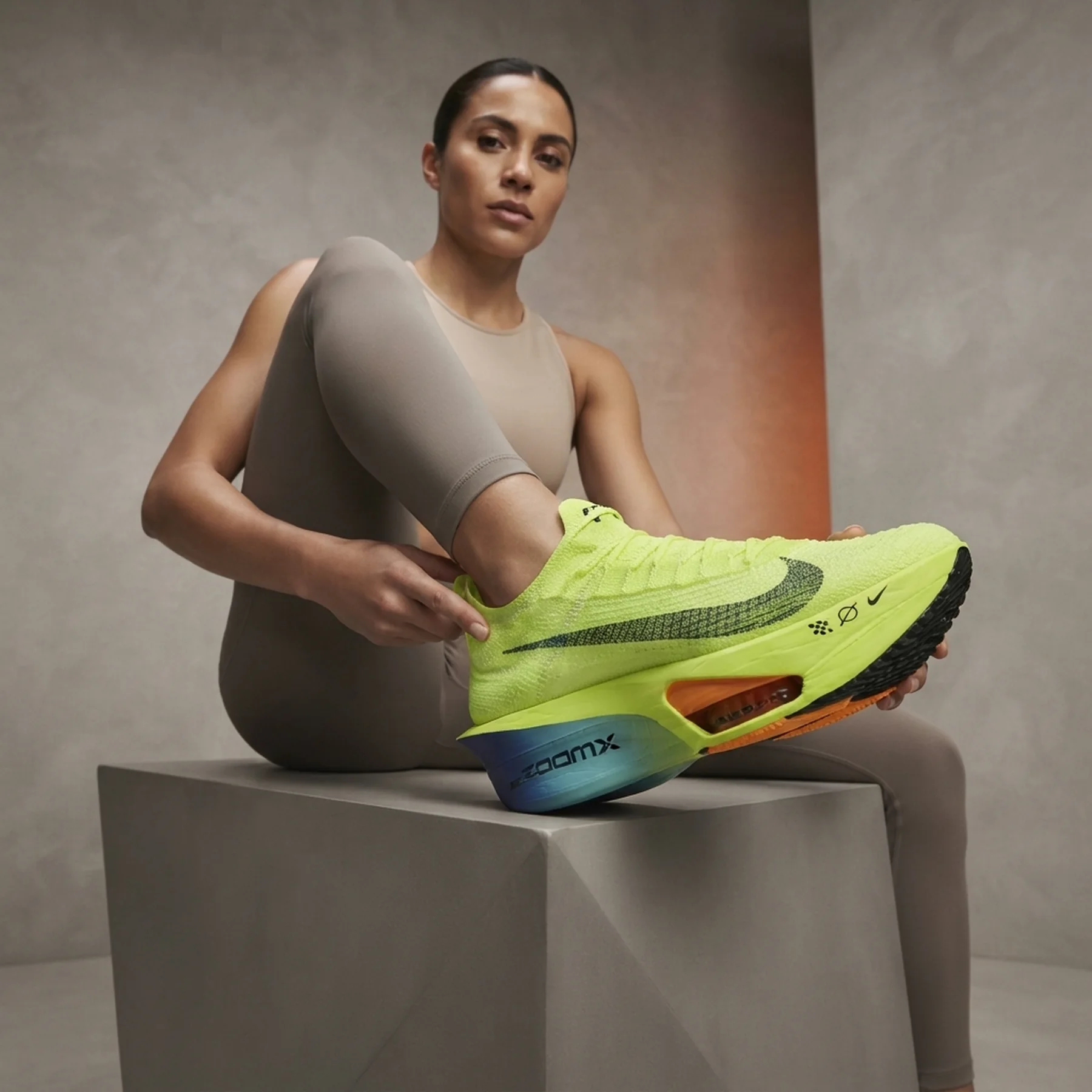 Кросівки жіночі Nike Air Zoom Alphafly FD8315-700