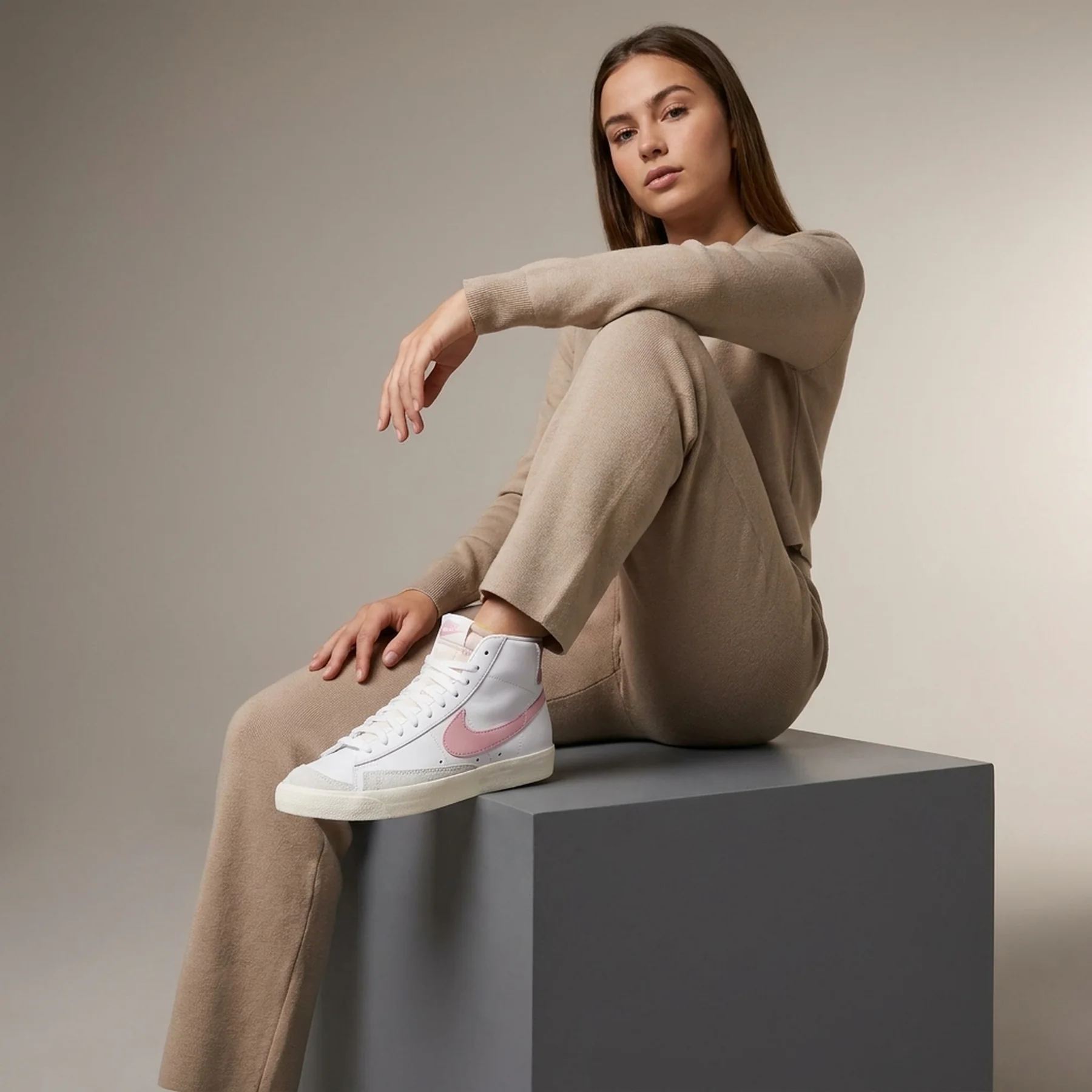 Кросівки жіночі Nike Blazer Mid 77 (Gs) (DZ2900-100)