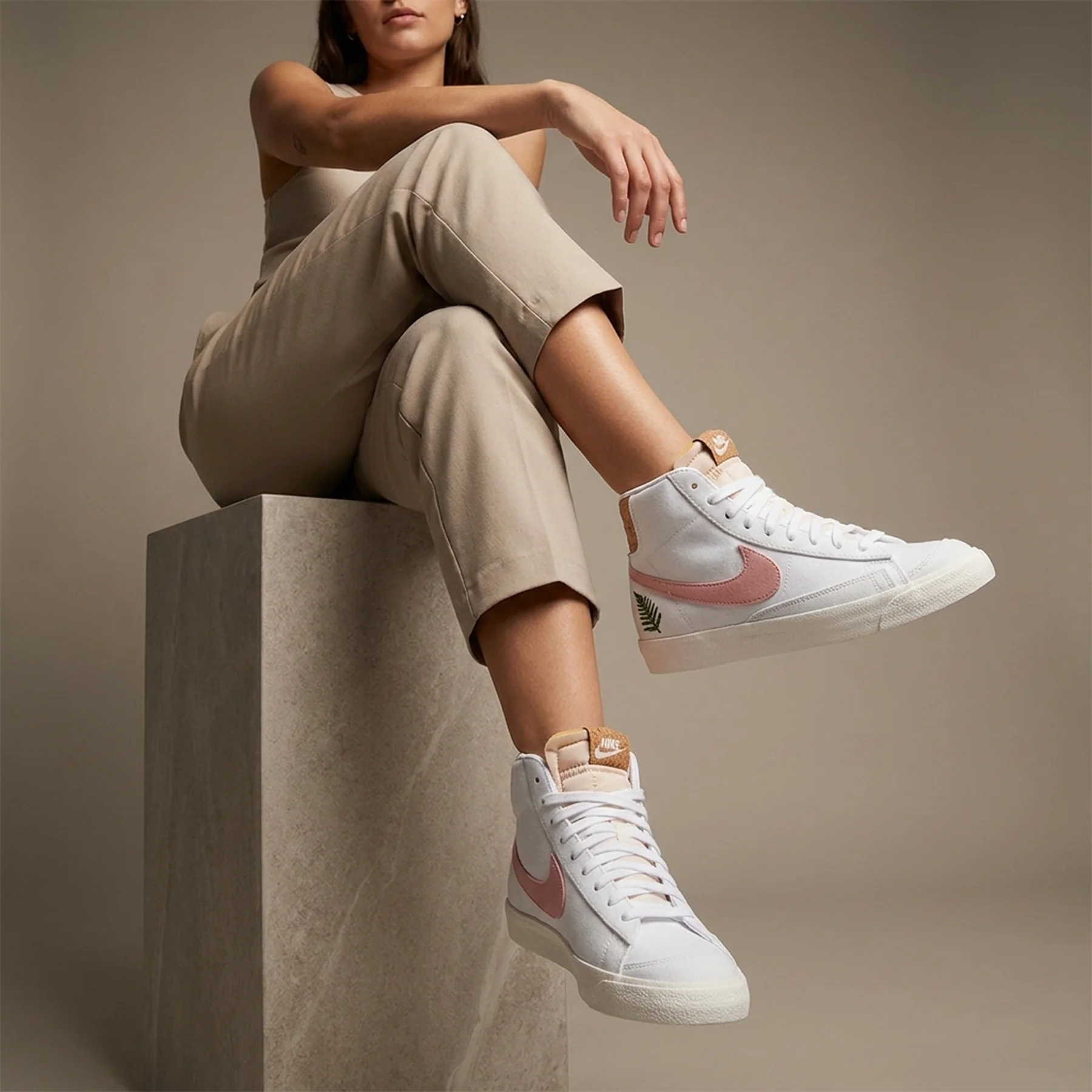 Кросівки жіночі Nike Blazer Mid '77 Se (DC9265-101)