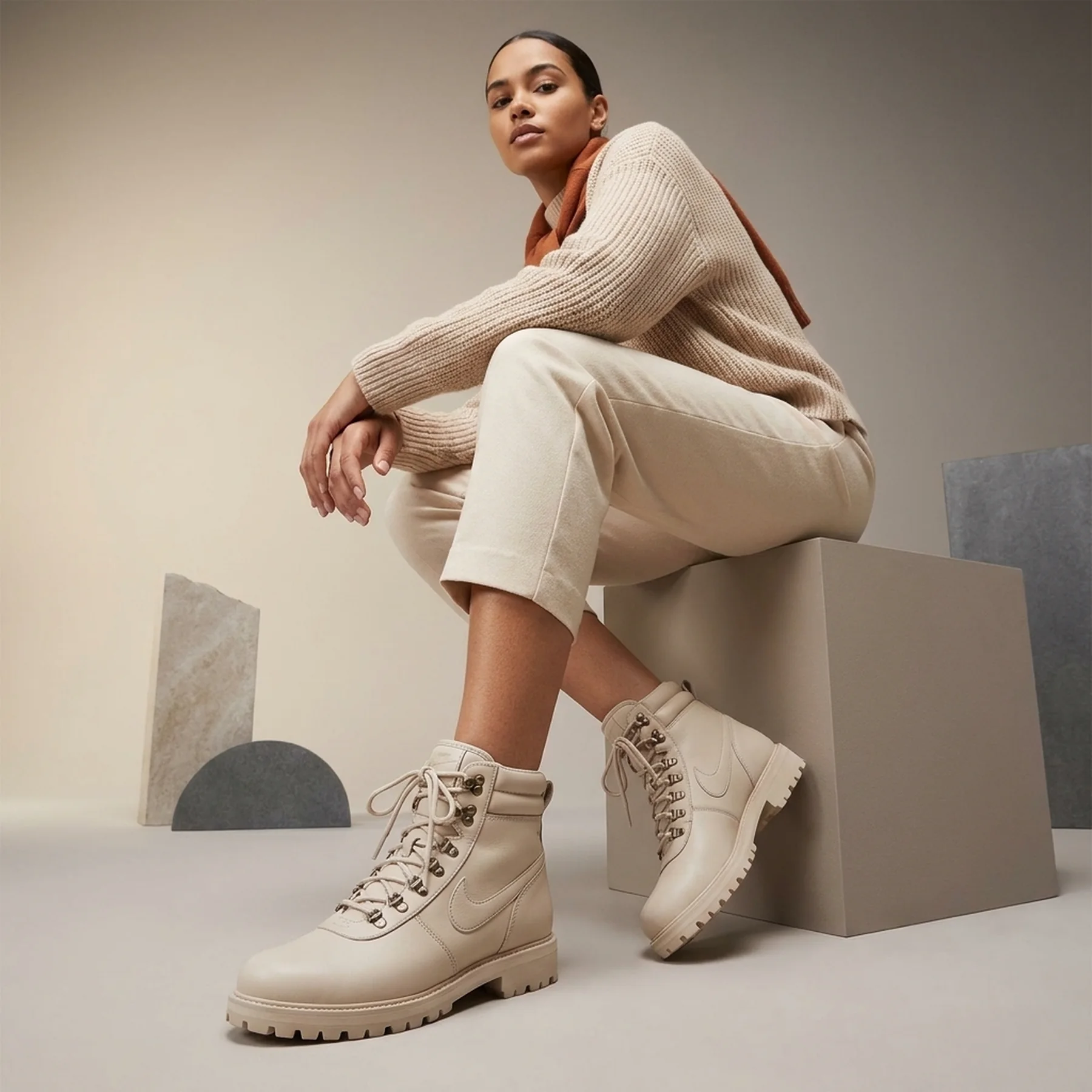 Кросівки жіночі Nike City Classic Boot Prm Wp (FZ8629-100)