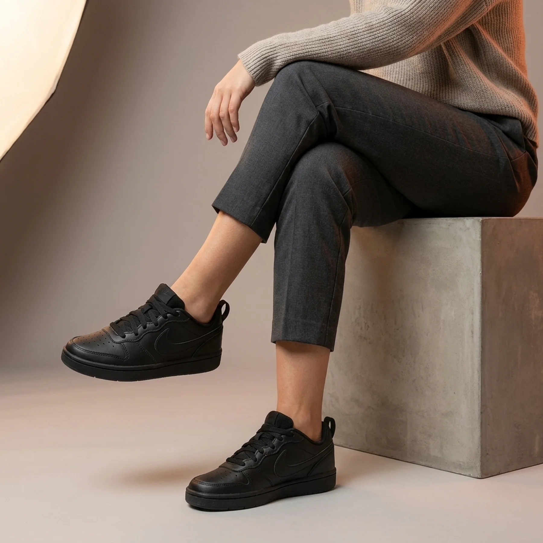 Кросівки жіночі Nike Court Bugh Low 2 (Gs) (BQ5448-001)