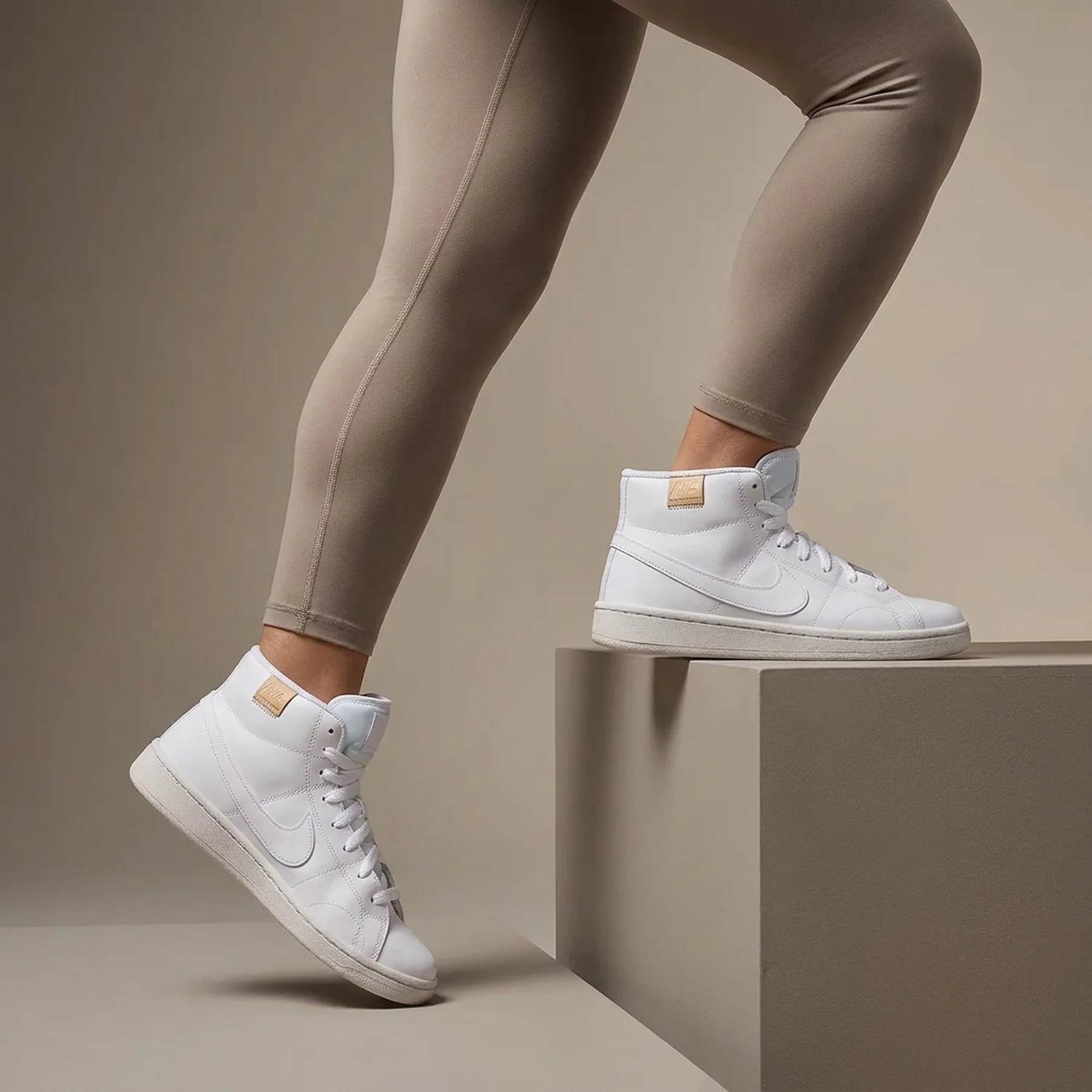 Кросівки жіночі Nike Court Royale 2 Mid (CT1725-100)