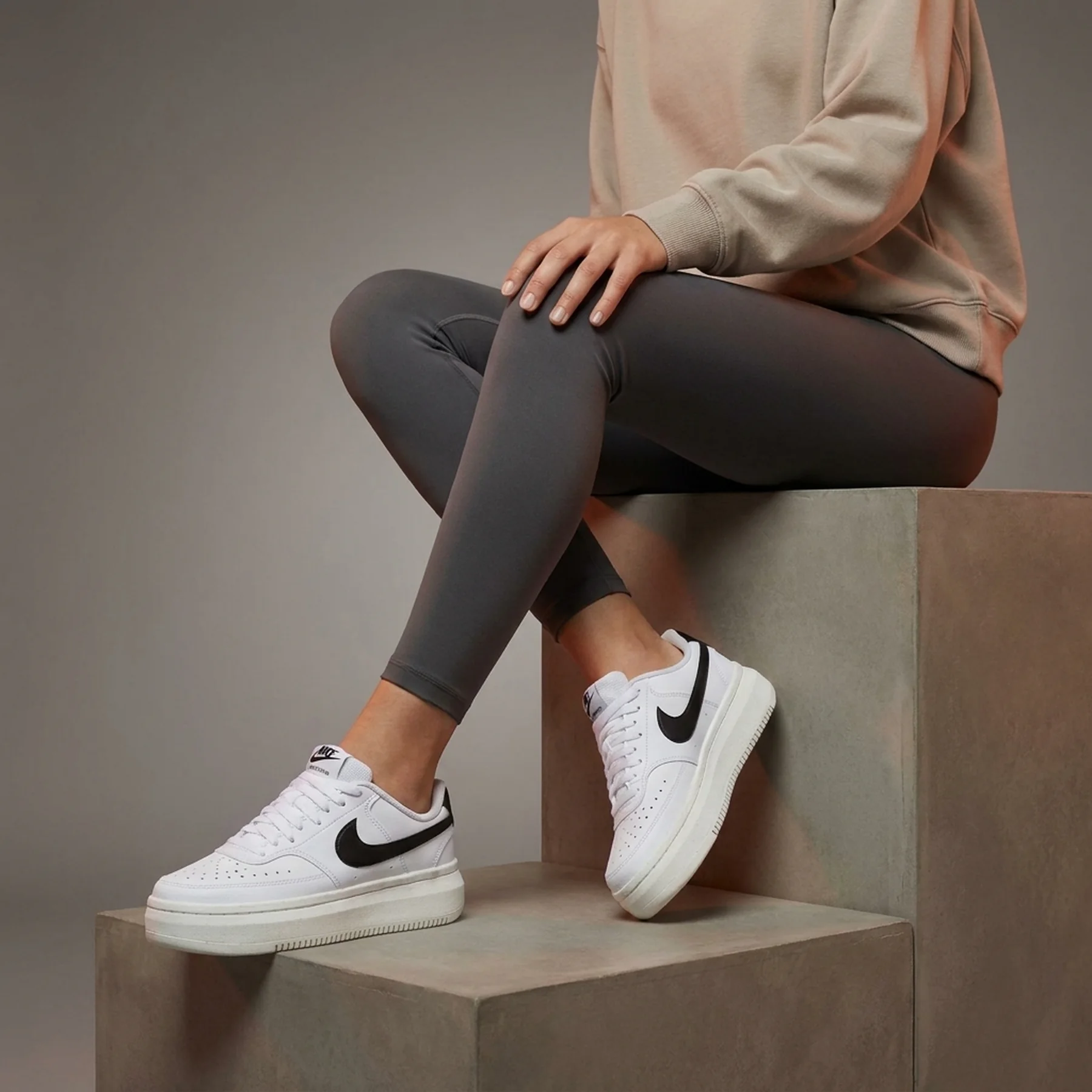 Кросівки жіночі Nike Court Vision Alta (DZ5394-107)