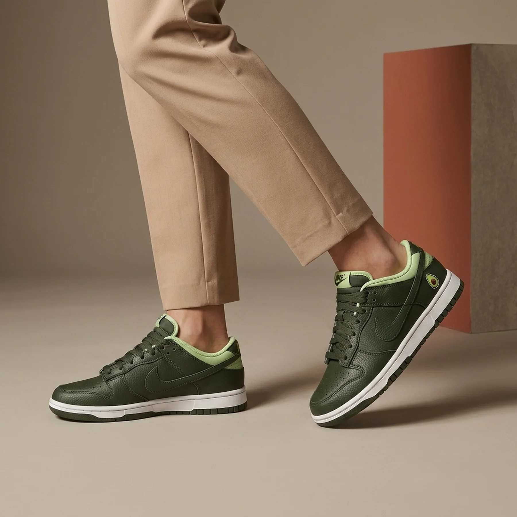 Кросівки жіночі Nike Dunk Low Avocado (DM7606-300)