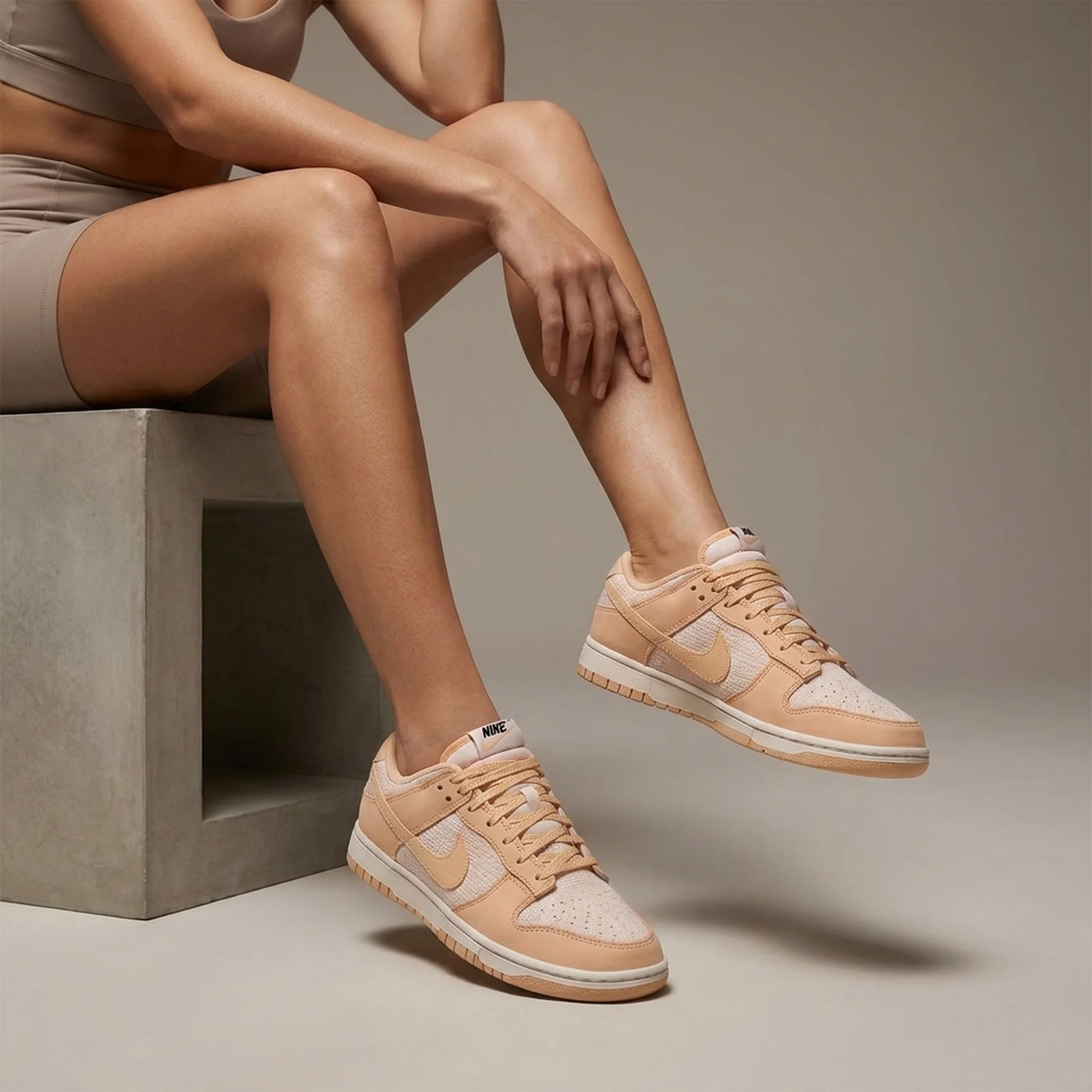 Кросівки жіночі Nike Dunk Low Beige (HJ5777-101)