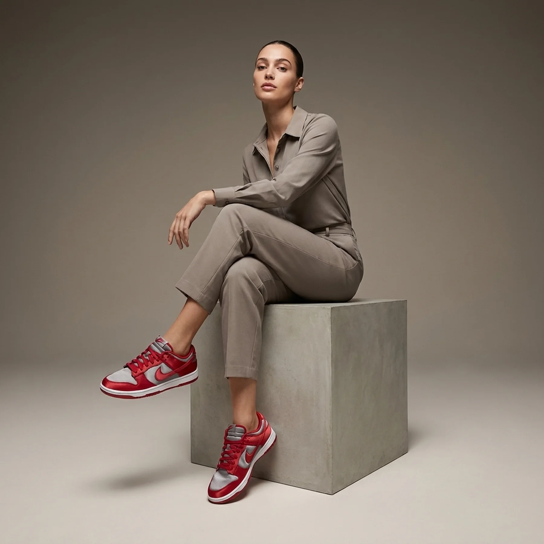 Кросівки жіночі Nike Dunk Low 'Satin UNLV'