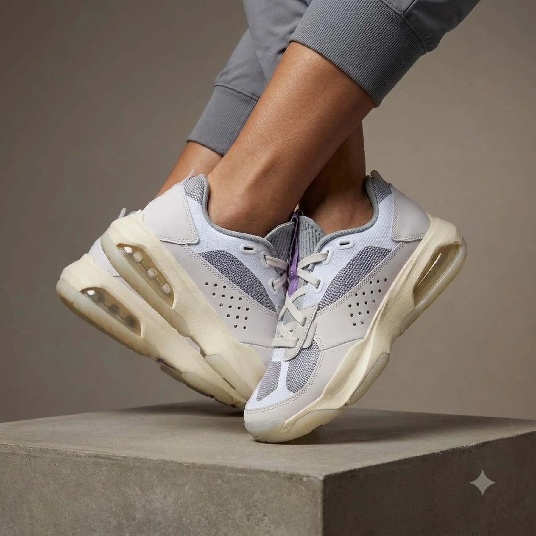 Кросівки жіночі Nike Jordan Air 200E (Gs) (DM9677-110)