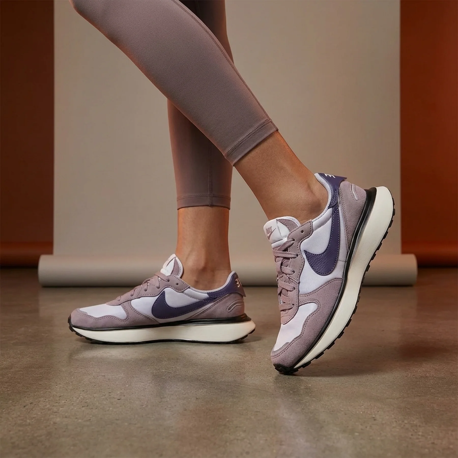 Кросівки жіночі Nike Phoenix Waffle (FD2196-003)