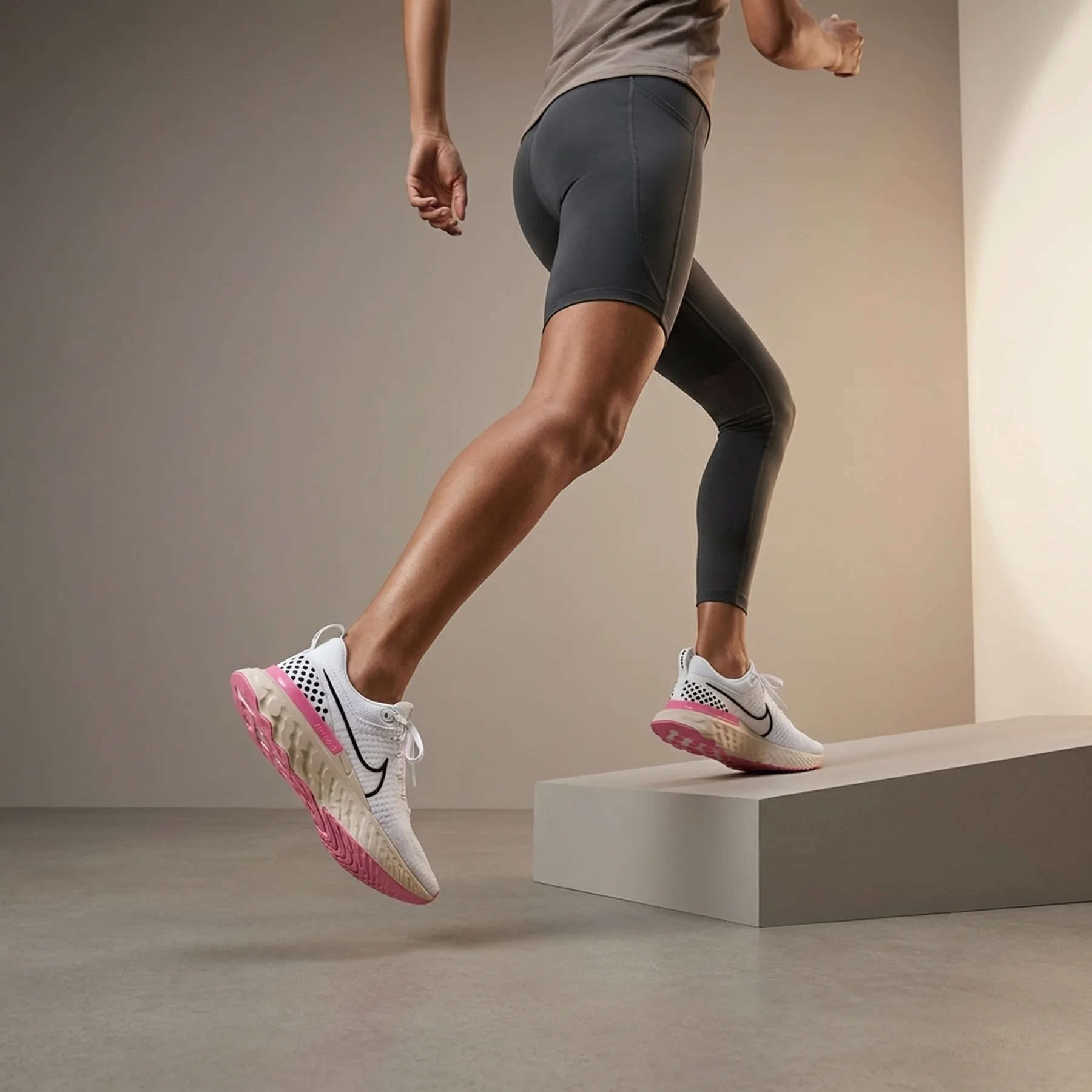 Кросівки жіночі Nike React Infinity Run (DH5392-101)