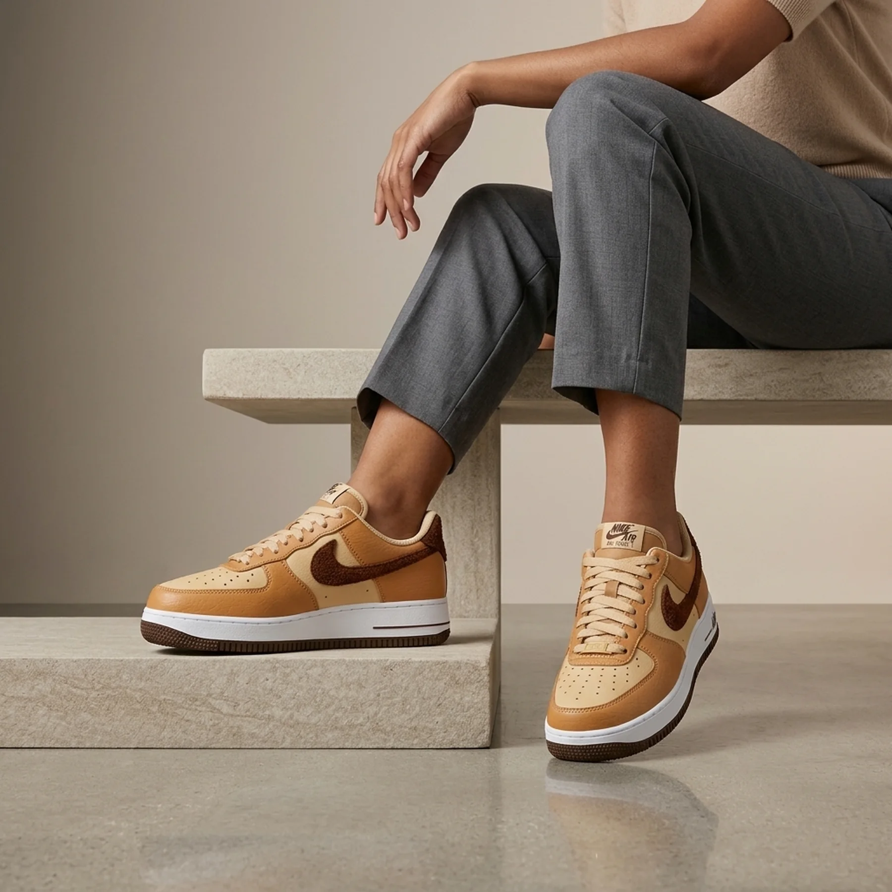 Кросівки жіночі Nike Sportswear Air Force 1 07 (HQ3905-200)