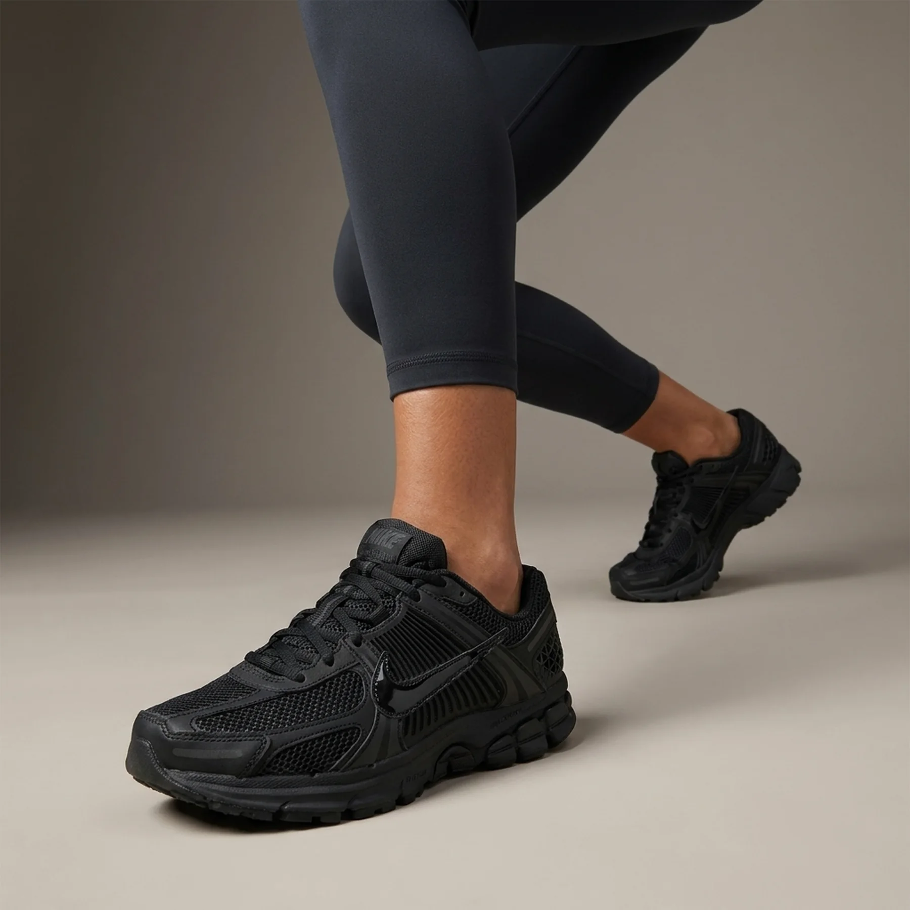 Кросівки жіночі Nike V5 Rnr Black (HQ7901-001)