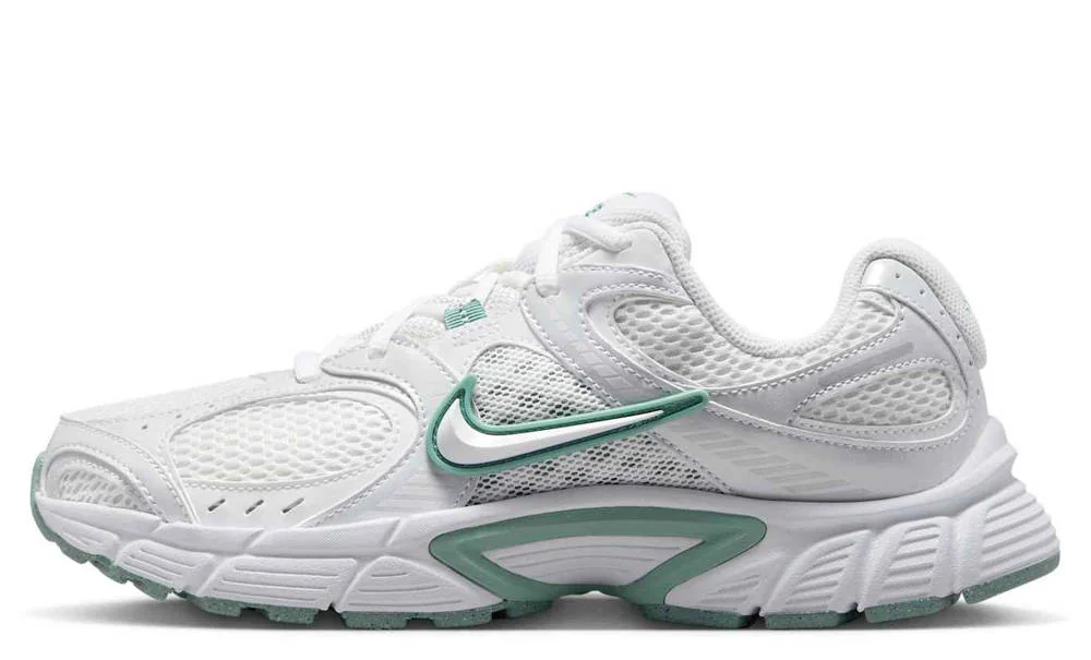 Кросівки жіночі Nike V5 Rnr (HQ7901-106)