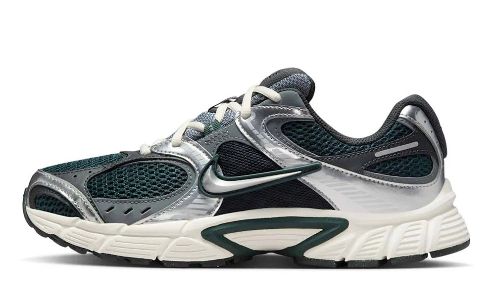 Кросівки жіночі Nike V5 Rnr (HQ7901-300)