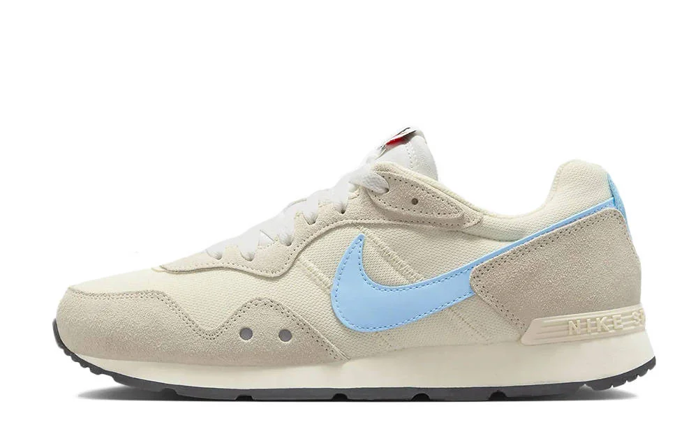 Кросівки жіночі Nike Venture Runner (CK2948-002)