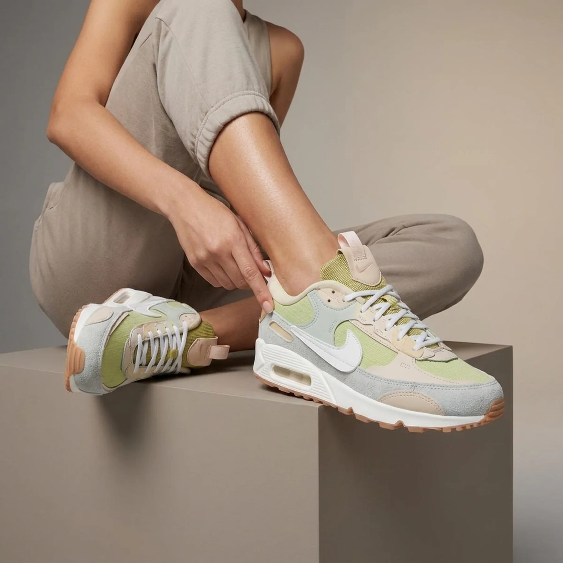 Кросівки жіночі Nike W Air Max 90 Futura (DV7190-700)