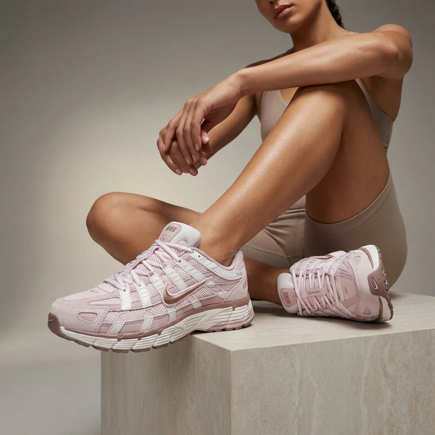 Кросівки жіночі Nike W P-6000 (HV6353-001)
