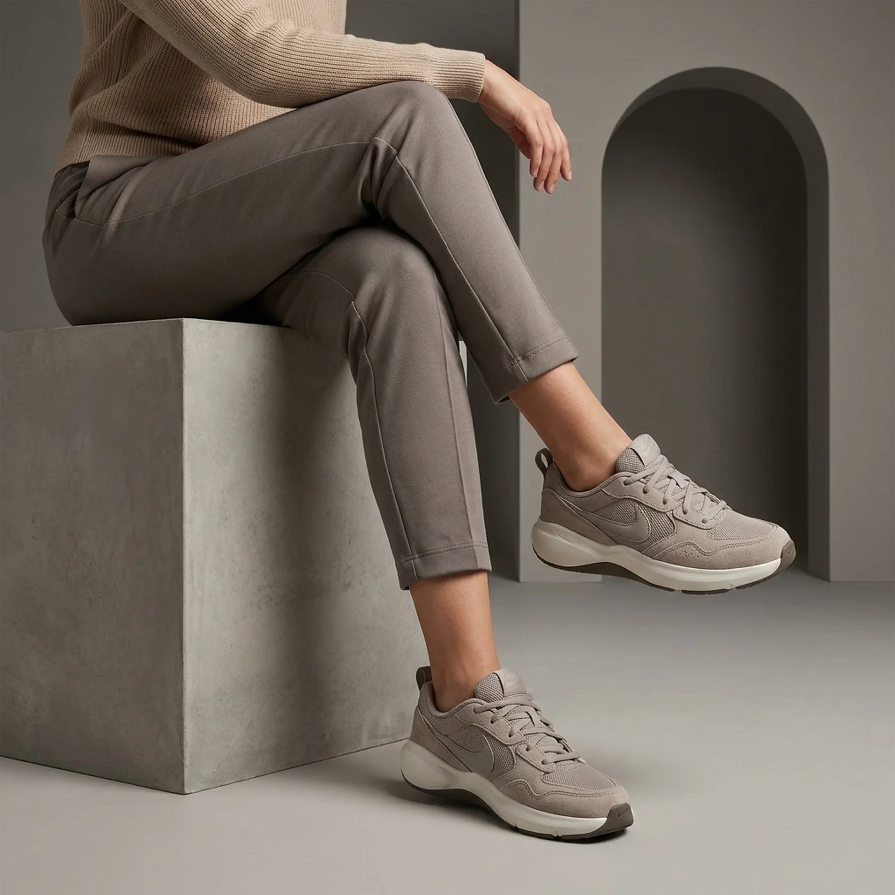 Кросівки жіночі Nike W Tech Hera (DR9761-007)