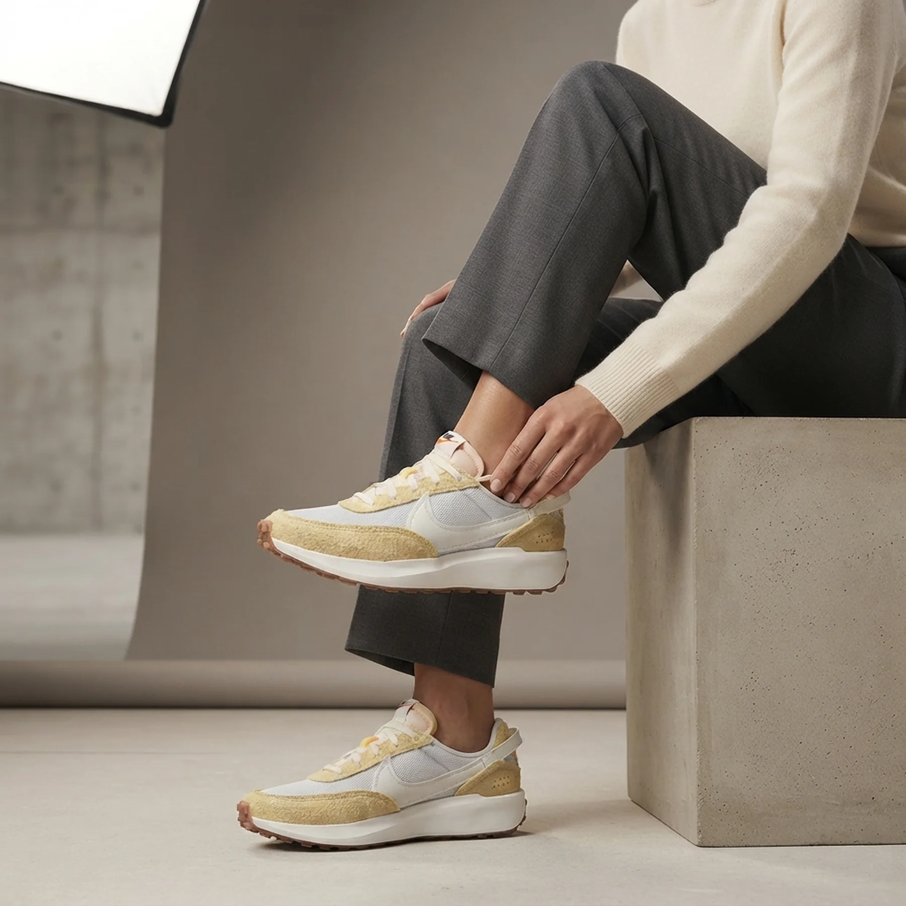 Кросівки жіночі Nike Waffle Debut Vntg (DX2931-001)