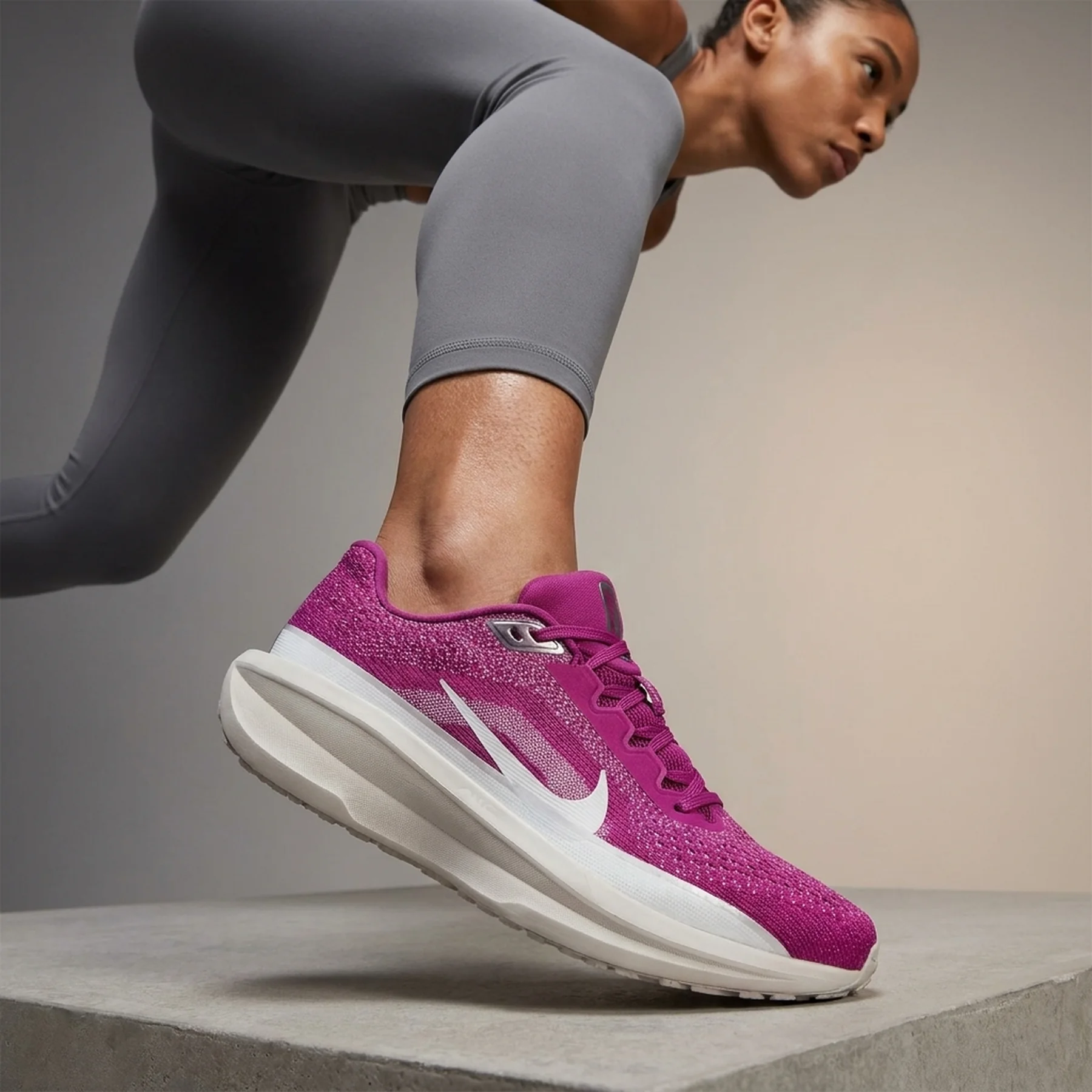 Кросівки жіночі Nike Winflo 11 Premium (FZ3068-800)
