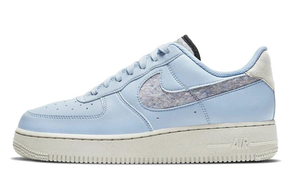 Кросівки жіночі Nike Air Force 1'07 Se (DA6682-100)