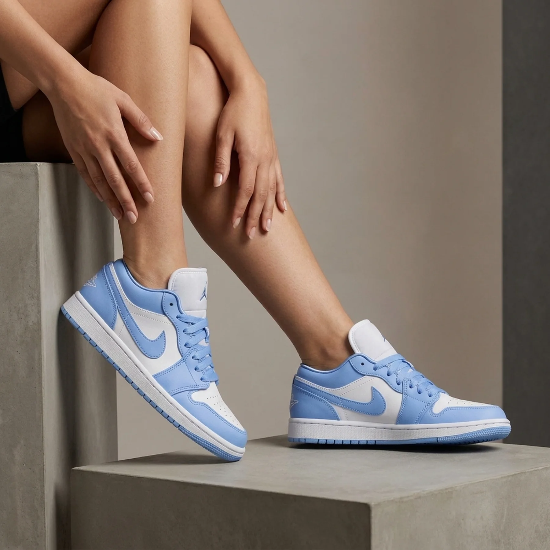Кросівки жіночі Nike Wmns Air Jordan 1 Low 'UNC'