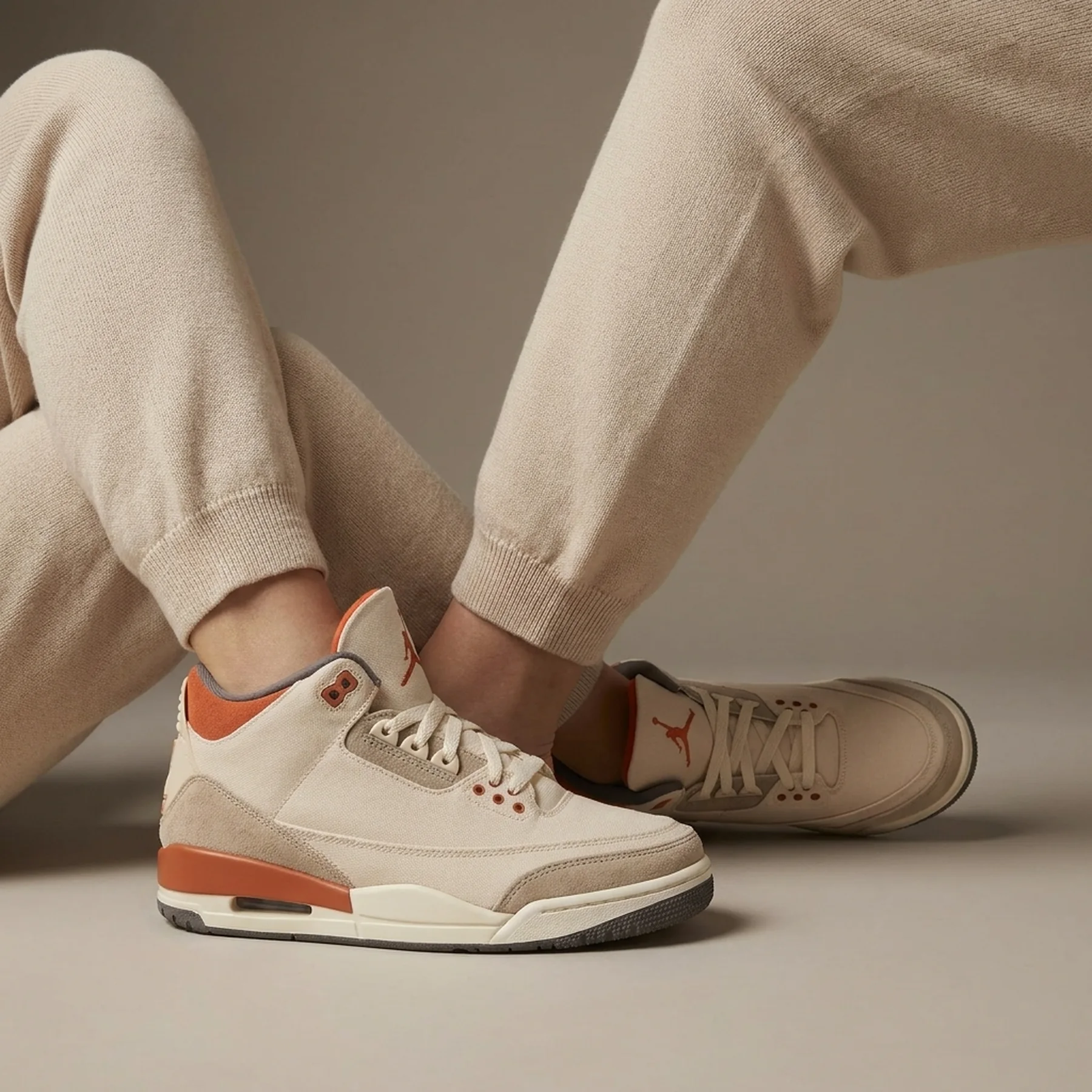 Кросівки жіночі NIKE WMNS AIR JORDAN 3 RETRO T IH7694-200