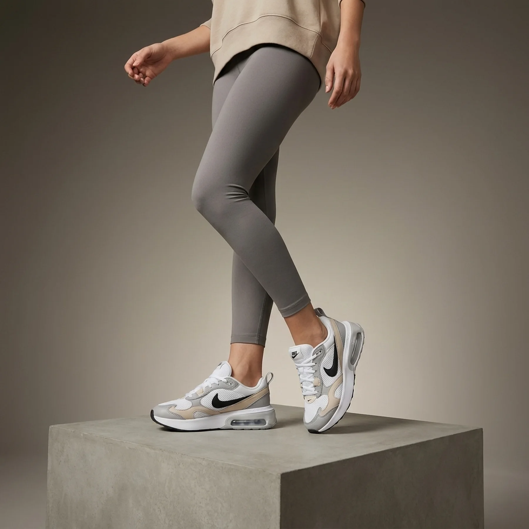 Кросівки жіночі Nike Wmns Air Max Bliss Nn White (DZ4707-001)
