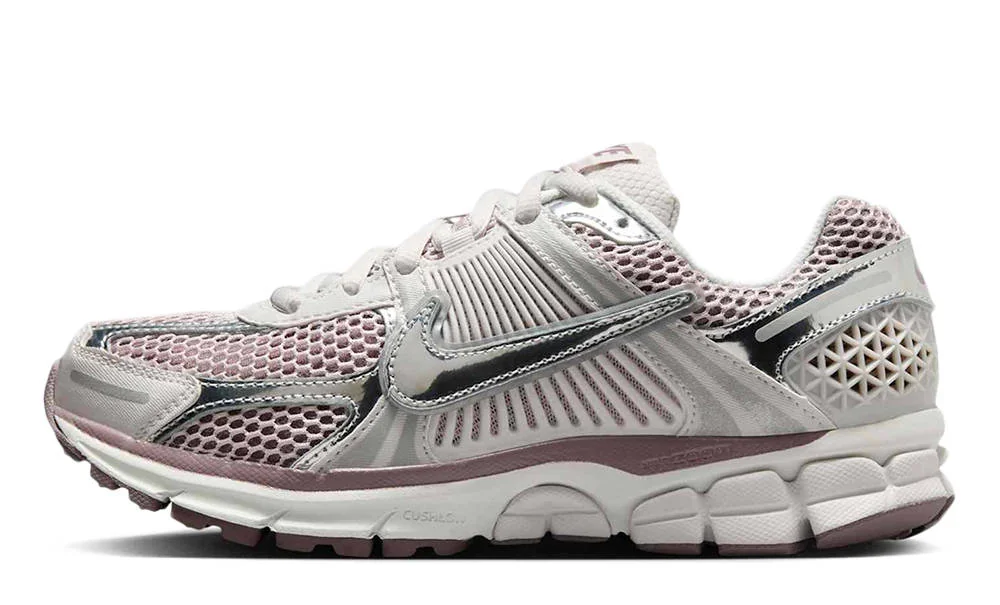 Кросівки жіночі Nike Wmns Air Zoom Vomero 5 'Chrome Platinum Violet'
