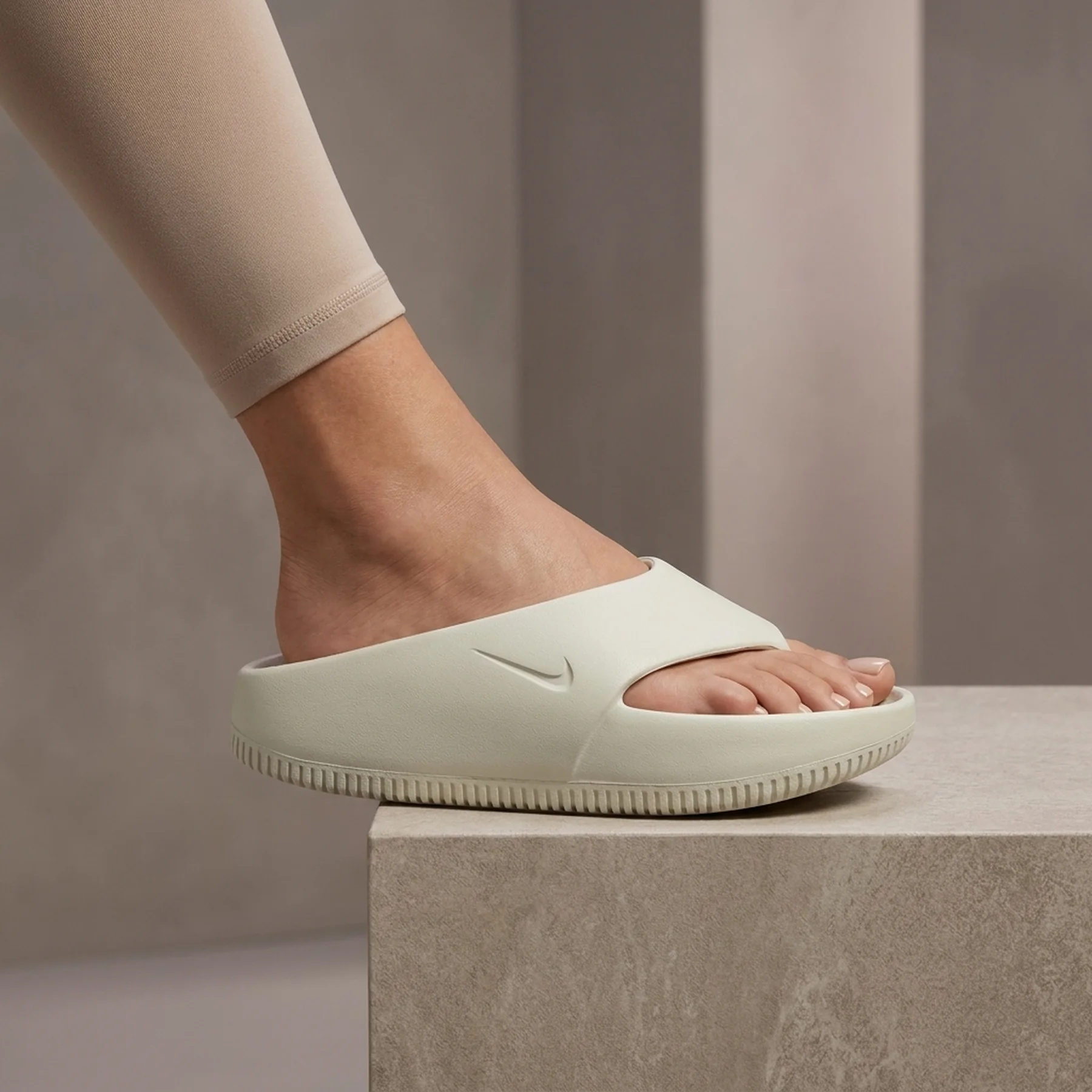 Кросівки жіночі Nike Wmns Calm Slide 'Sea Glass'
