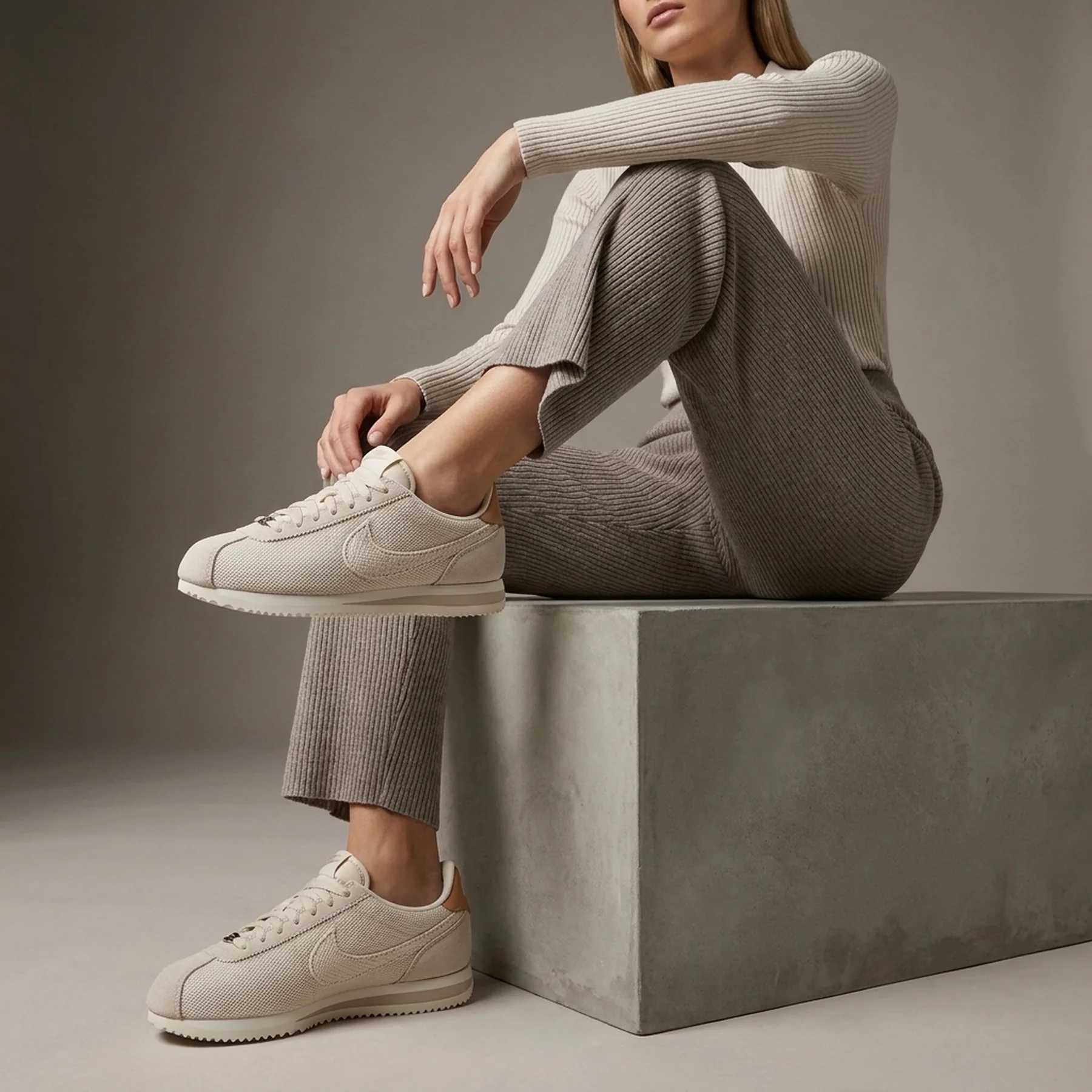 Кросівки жіночі Nike Wmns Cortez 'Pearl White Mesh'