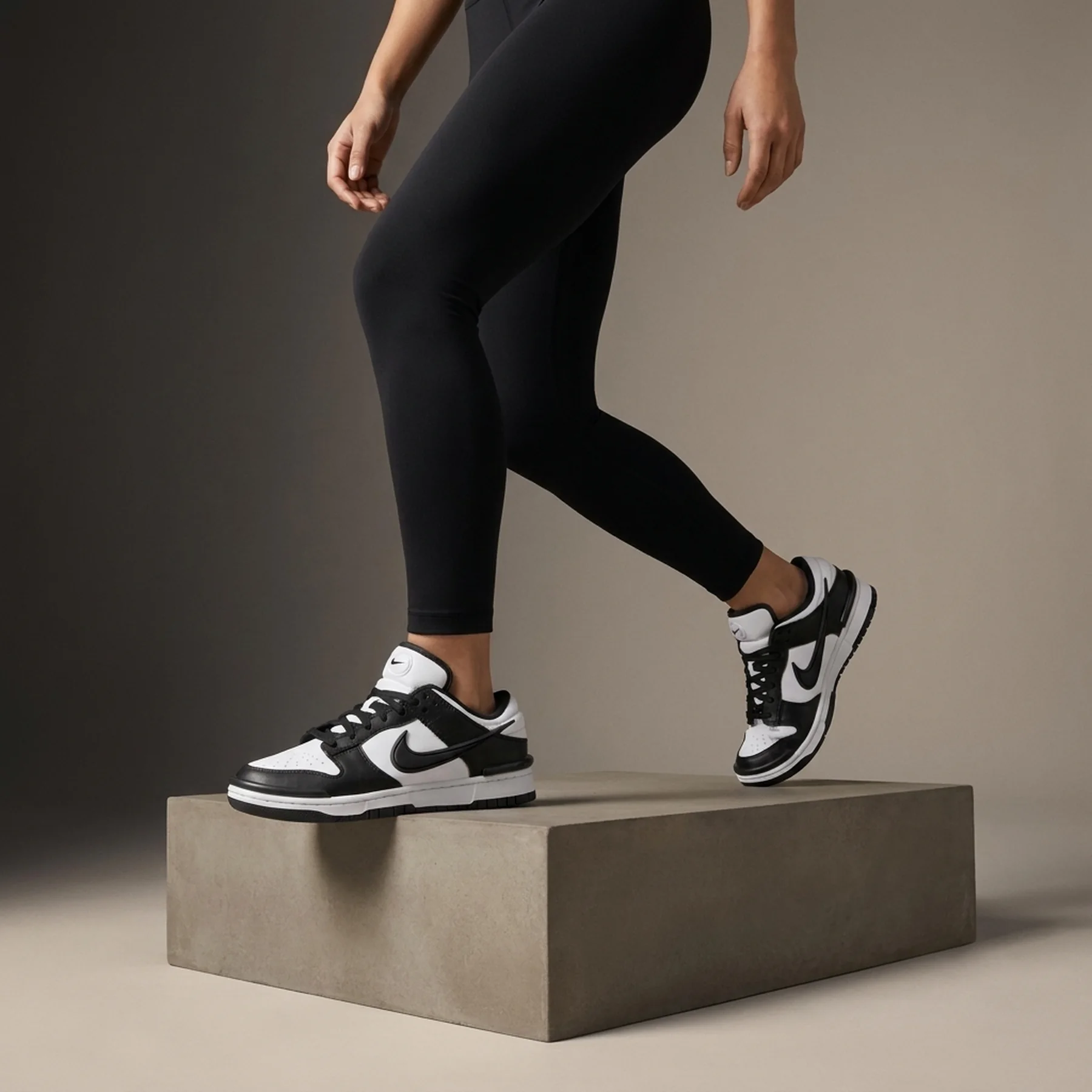Кросівки жіночі Nike Wmns Dunk Low Twist 'Panda'