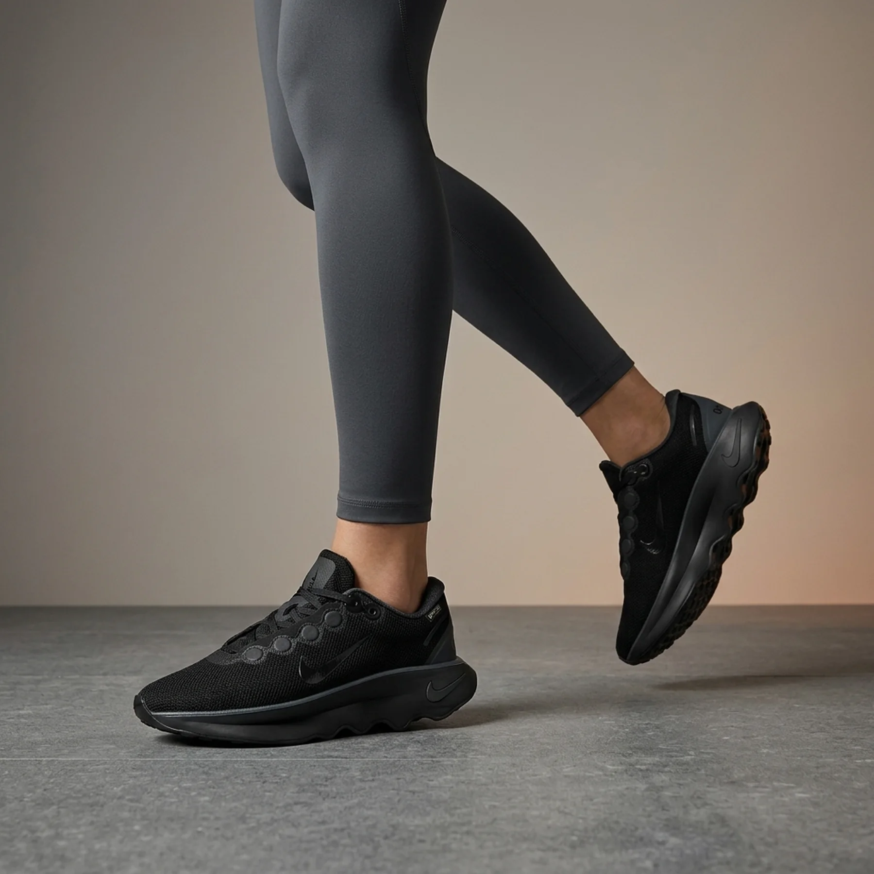 Кросівки жіночі Nike Wmns Motiva Gtx Black (HM0355-001)