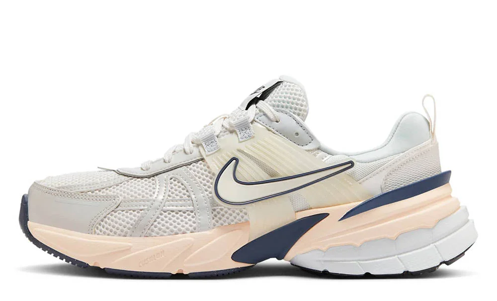 Кросівки жіночі Nike Wmns V2K Run 'Platinum Tint Guava Ice'