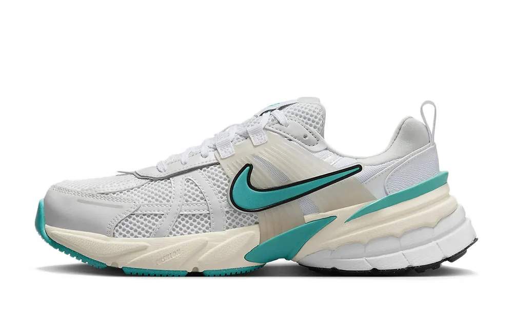 Кросівки жіночі Nike Wmns V2K Run 'White Dusty Cactus'