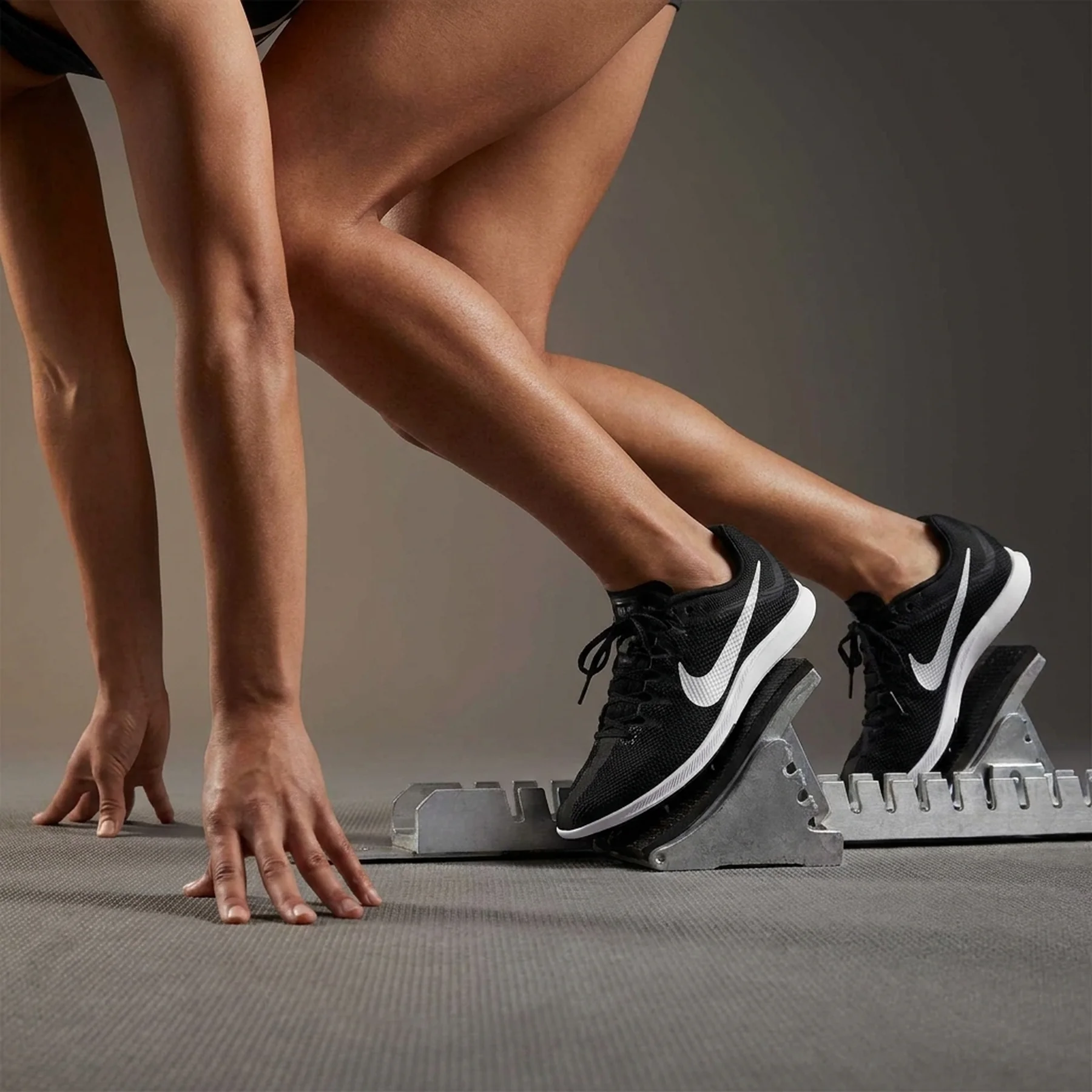 Кросівки жіночі Nike Zoom Rival (DC8725-001)