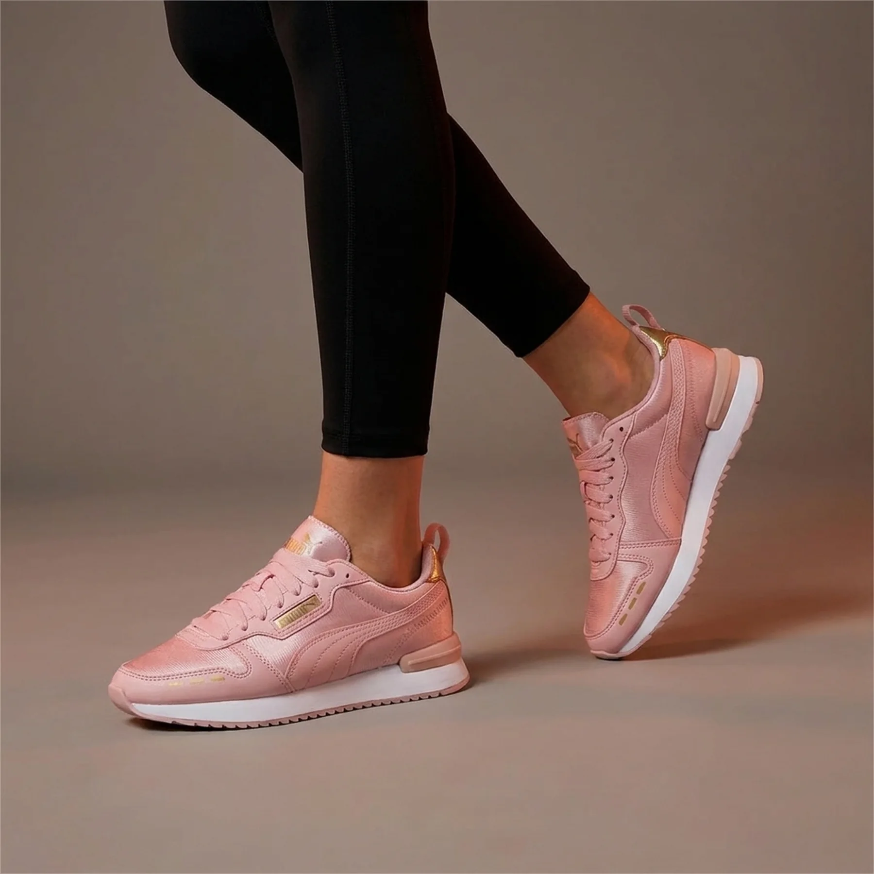 Кросівки жіночі Puma R78 Wns Metallic Pink (374739-03)