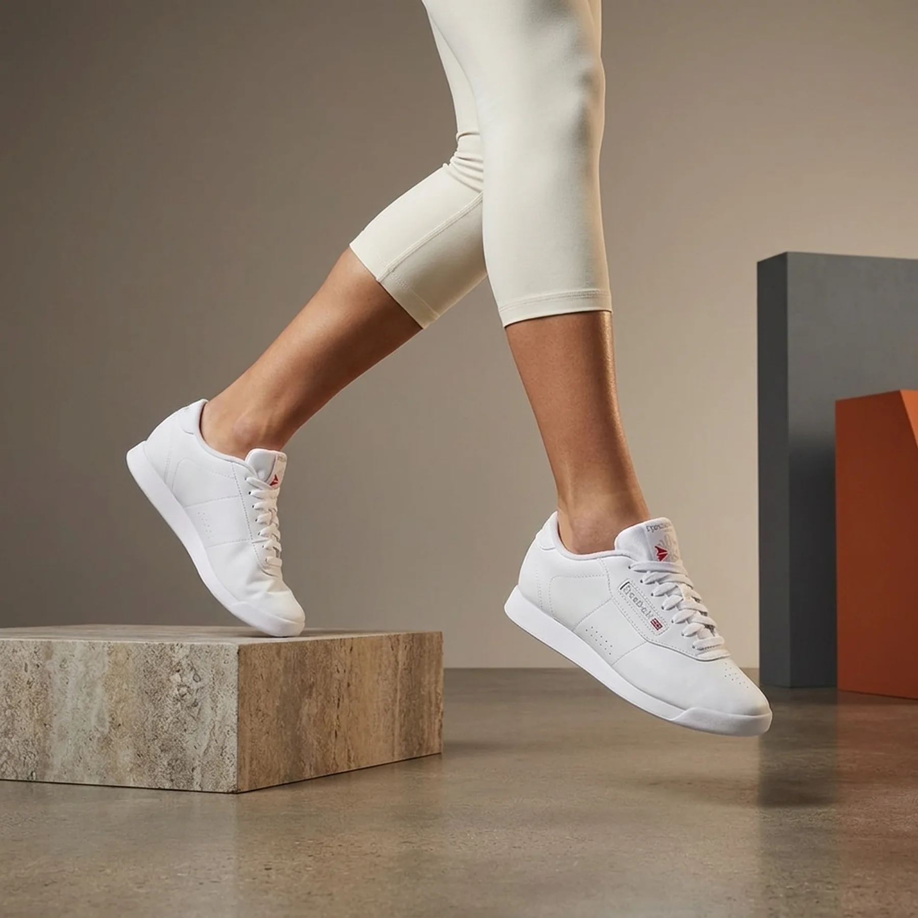 Кросівки жіночі Reebok Princess Iridescent (CM8950)