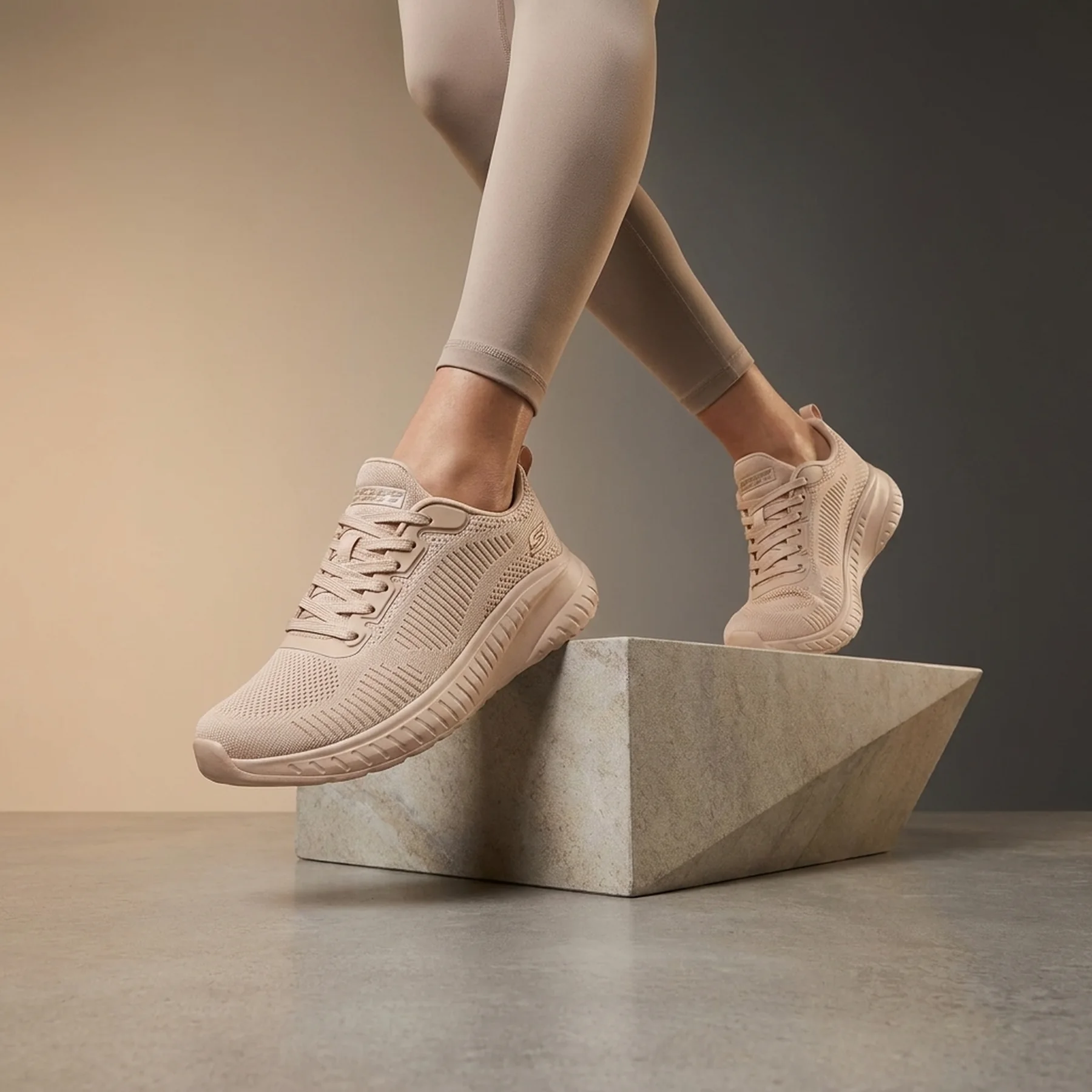 Кросівки жіночі Skechers Bobs Squad Chaos Face Off Natural Peach 117209-Nude (117209-NUDE)