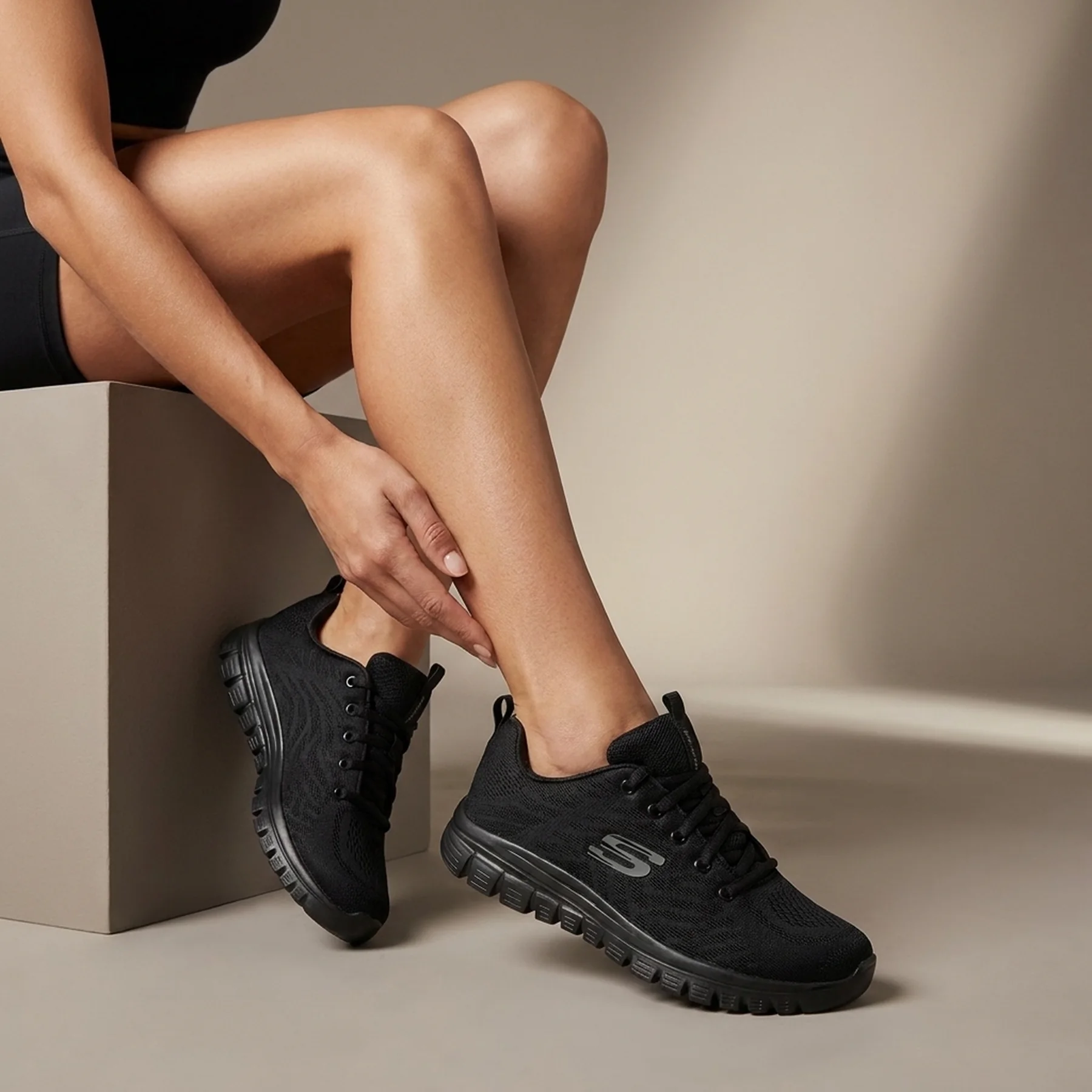 Кросівки жіночі Skechers Graceful Get Connected Black (12615-BBK)