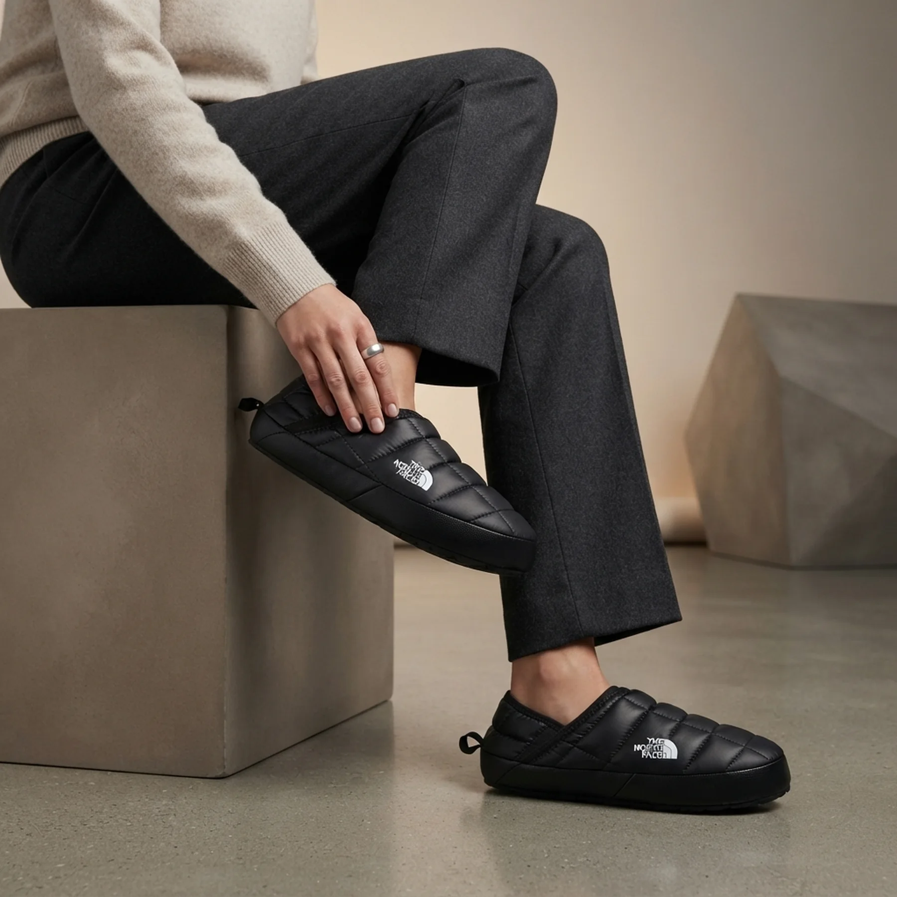 Кросівки жіночі The North Face Tb Trctn Mule V Tnf Black (0A3V1HKX71)