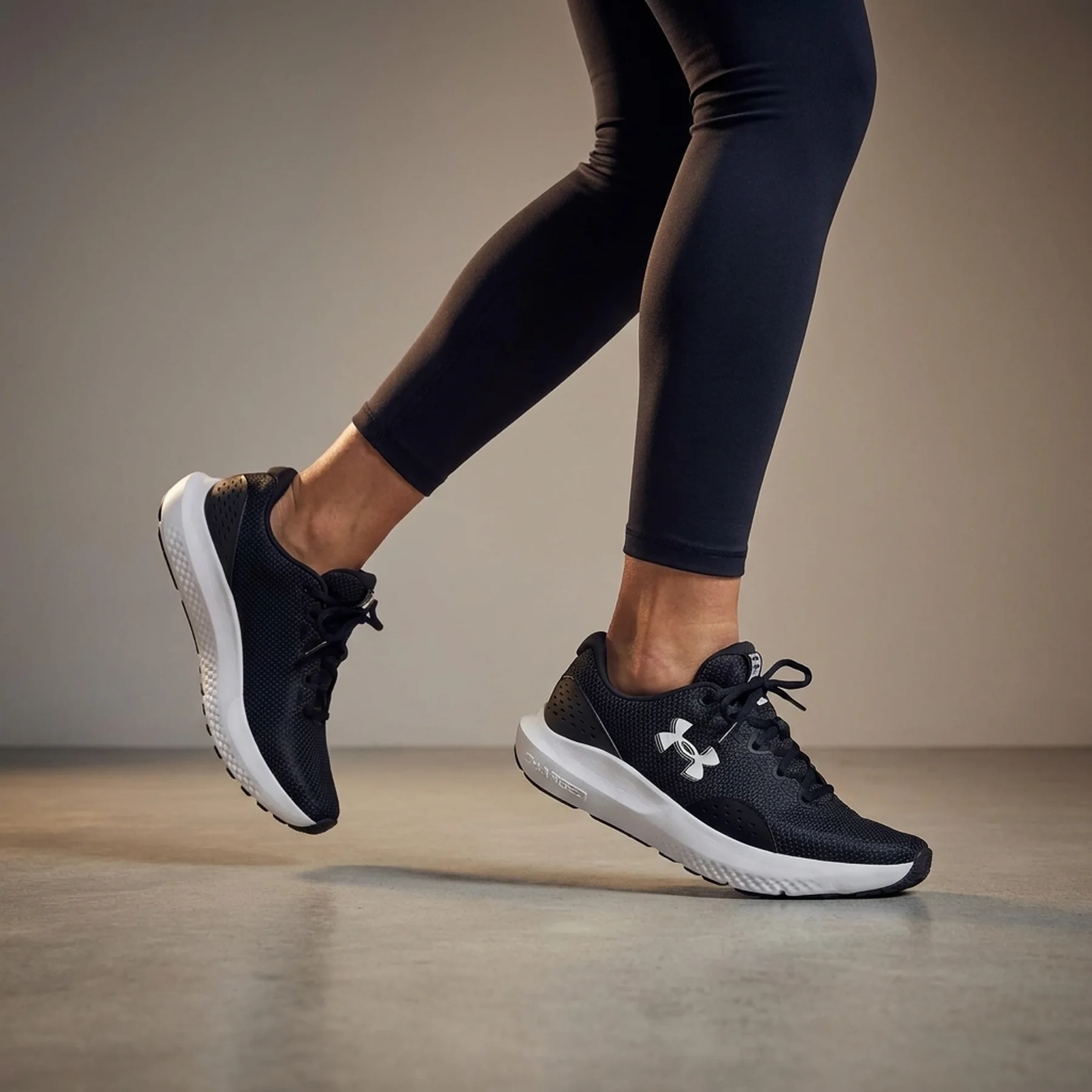 Кросівки жіночі Under Armour W Charged Surge 4 (3027007-001)