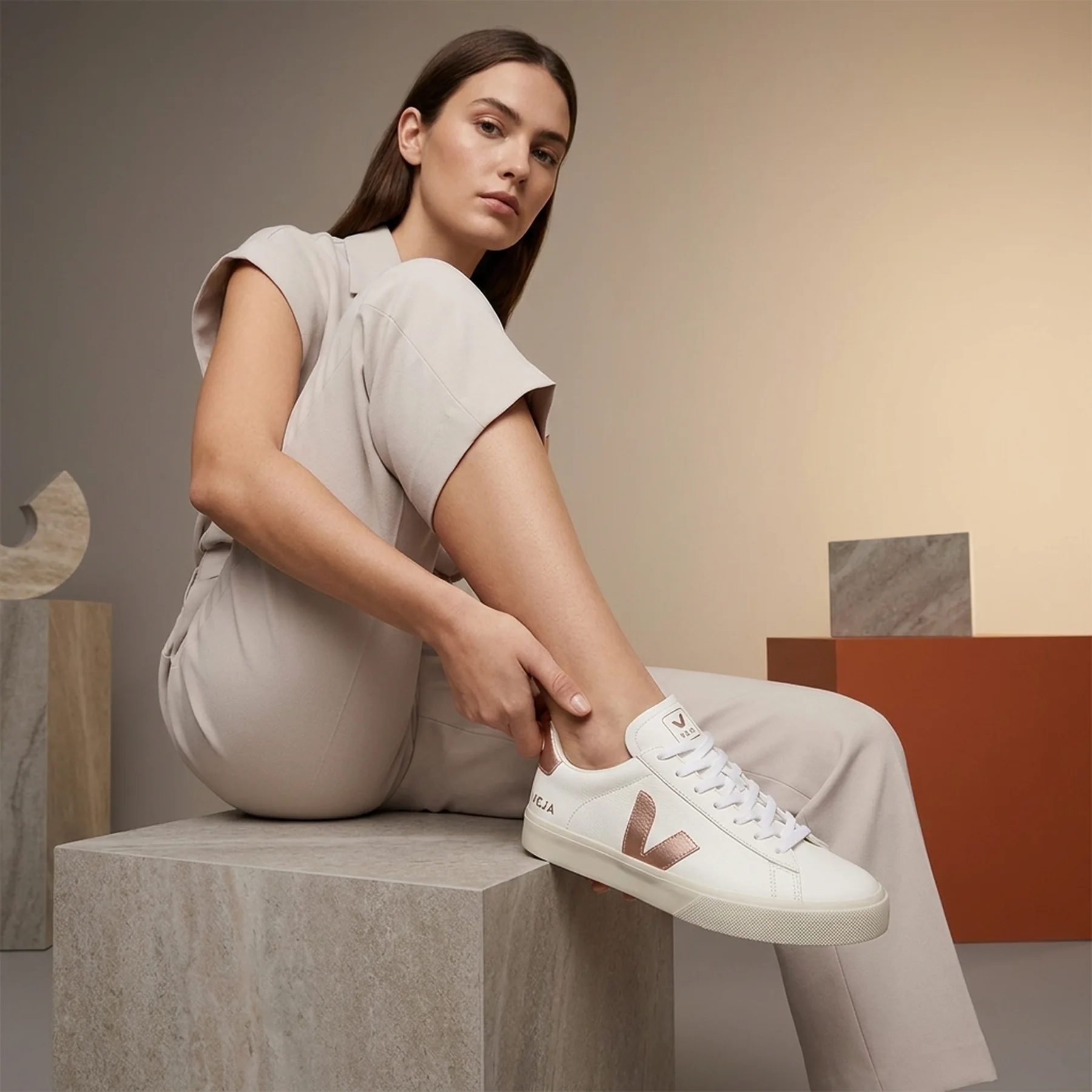 Кросівки жіночі Veja Ampo Chromefree Leather Sneakers Piel Mujer (CP0503495A390)