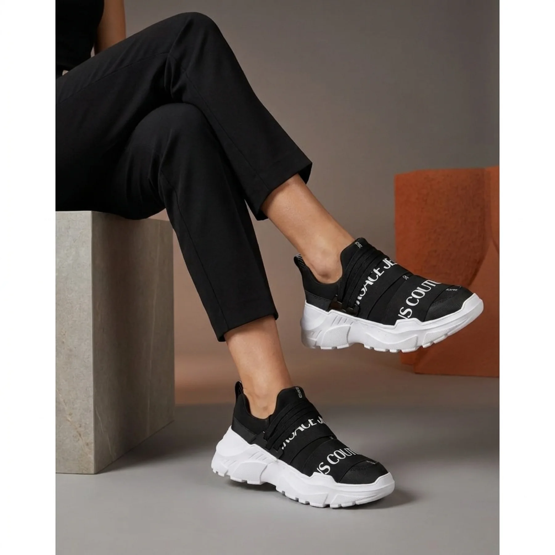 Кросівки жіночі Versace Jeans Couture Sneakers Black (74YA3SC6)